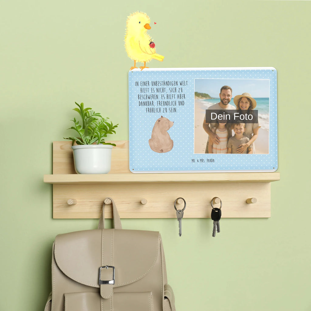 Personalisiertes Foto Blechschild Bär Schulterblick Blechschild Für Frauen Mit Bild, Blechschild Für Freunde Mit Wunschfoto, Lustiges Blechschild Mit Foto, Blechschild Handgemacht Mit Foto, Blechschild Mit Bild Und Namen, Blechschild Mit Wunschfoto, Personalisierbares Blechschild Mit Foto, Nostalgieschild Mit Foto, Blechschild Mit Eigenem Bild, Blechschild Mit Fotodruck, Blechschild Zum Hinstellen Mit Bild, Metallschild Mit Foto, Blechschild Für Männer Mit Foto, Design Blechschild Mit Bild, Blechschild Mit Foto, Wandschild Mit Foto, Personalisierte Wanddeko Aus Metall Mit Foto, Foto-Blechschild Für Zuhause, Spruchschild Mit Foto, Retro Blechschild Mit Bild, Blechschild Für Garten Mit Foto, Türschild Mit Bild, Dekoschild Metall Mit Foto, Vintage Blechschild Mit Wunschfoto, Blechschild Zum Aufhängen Mit Foto, Blechschild Wohnzimmer Mit Bild, Blechschild Küche Mit Foto, Blechschild Für Balkon Mit Wunschbild, Blechschild Als Geschenk Mit Bild, Metallschild Mit Wunschfoto, Bär, Teddy, Teddybär, Weisheit, Bärenliebe, Weltansicht, Motivation, Bären, Selbstachtung