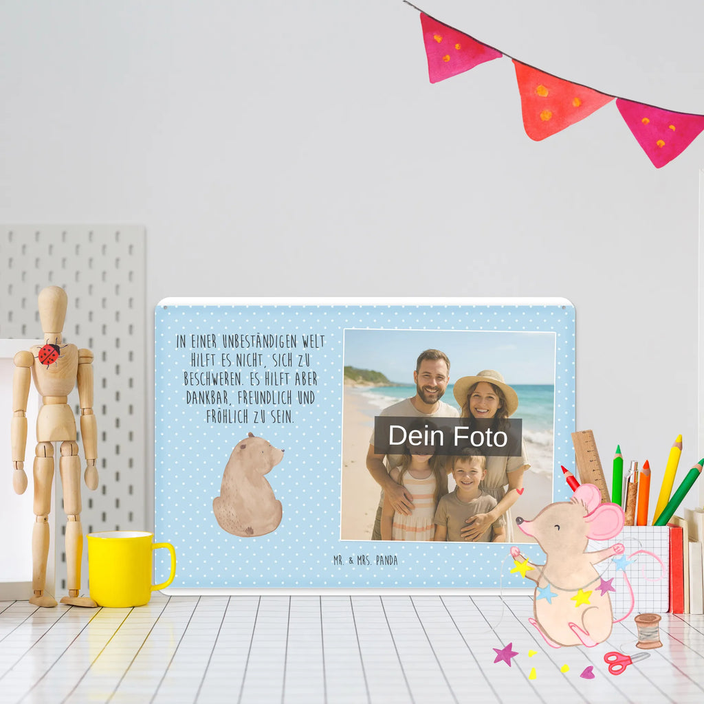 Personalisiertes Foto Blechschild Bär Schulterblick Blechschild Für Frauen Mit Bild, Blechschild Für Freunde Mit Wunschfoto, Lustiges Blechschild Mit Foto, Blechschild Handgemacht Mit Foto, Blechschild Mit Bild Und Namen, Blechschild Mit Wunschfoto, Personalisierbares Blechschild Mit Foto, Nostalgieschild Mit Foto, Blechschild Mit Eigenem Bild, Blechschild Mit Fotodruck, Blechschild Zum Hinstellen Mit Bild, Metallschild Mit Foto, Blechschild Für Männer Mit Foto, Design Blechschild Mit Bild, Blechschild Mit Foto, Wandschild Mit Foto, Personalisierte Wanddeko Aus Metall Mit Foto, Foto-Blechschild Für Zuhause, Spruchschild Mit Foto, Retro Blechschild Mit Bild, Blechschild Für Garten Mit Foto, Türschild Mit Bild, Dekoschild Metall Mit Foto, Vintage Blechschild Mit Wunschfoto, Blechschild Zum Aufhängen Mit Foto, Blechschild Wohnzimmer Mit Bild, Blechschild Küche Mit Foto, Blechschild Für Balkon Mit Wunschbild, Blechschild Als Geschenk Mit Bild, Metallschild Mit Wunschfoto, Bär, Teddy, Teddybär, Weisheit, Bärenliebe, Weltansicht, Motivation, Bären, Selbstachtung