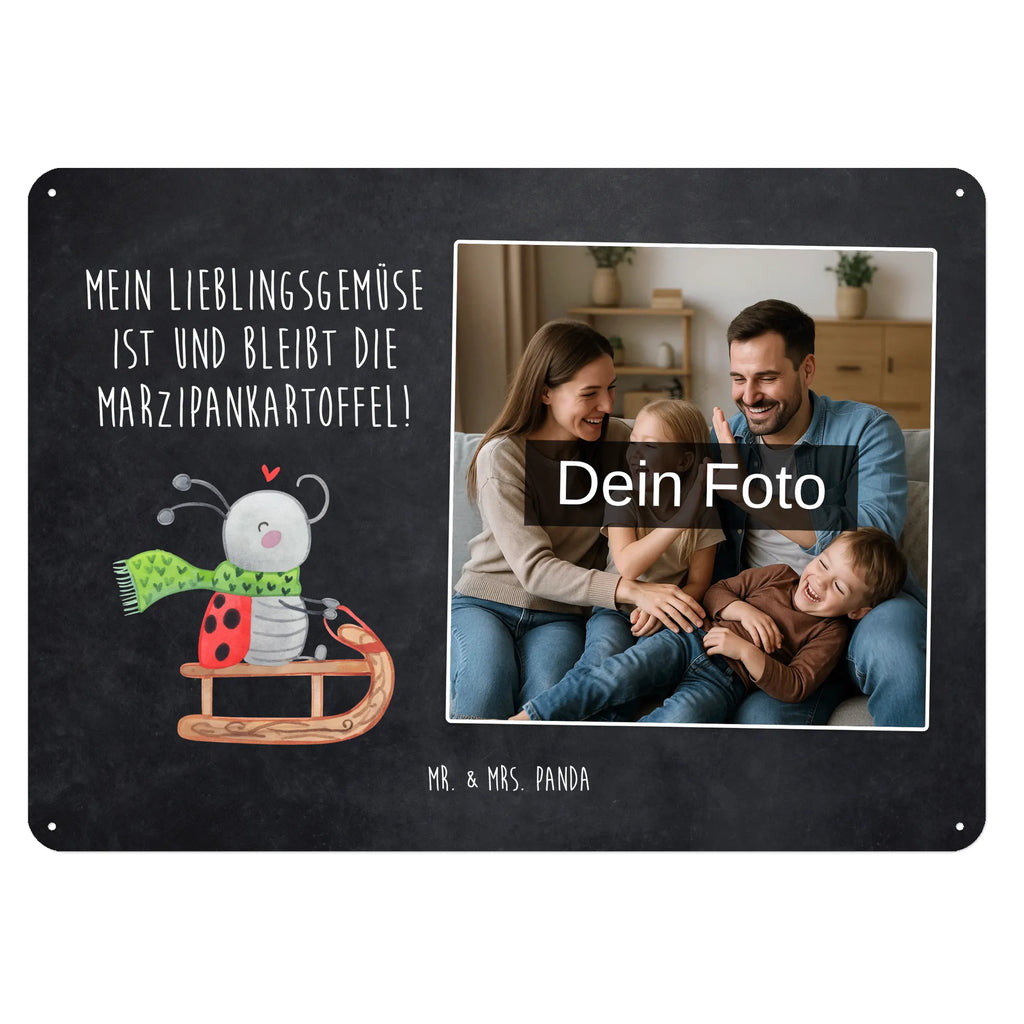 Personalisiertes Foto Blechschild Smörle Rodeln Blechschild Mit Wunschfoto, Blechschild Mit Bild Und Namen, Blechschild Zum Aufhängen Mit Foto, Wandschild Mit Foto, Nostalgieschild Mit Foto, Türschild Mit Bild, Blechschild Mit Eigenem Bild, Blechschild Als Geschenk Mit Bild, Blechschild Für Frauen Mit Bild, Spruchschild Mit Foto, Blechschild Mit Foto, Metallschild Mit Foto, Blechschild Für Garten Mit Foto, Blechschild Für Freunde Mit Wunschfoto, Blechschild Handgemacht Mit Foto, Metallschild Mit Wunschfoto, Vintage Blechschild Mit Wunschfoto, Retro Blechschild Mit Bild, Lustiges Blechschild Mit Foto, Blechschild Für Balkon Mit Wunschbild, Personalisierbares Blechschild Mit Foto, Foto-Blechschild Für Zuhause, Blechschild Wohnzimmer Mit Bild, Blechschild Mit Fotodruck, Blechschild Zum Hinstellen Mit Bild, Personalisierte Wanddeko Aus Metall Mit Foto, Blechschild Küche Mit Foto, Blechschild Für Männer Mit Foto, Dekoschild Metall Mit Foto, Design Blechschild Mit Bild, Winter, Weihnachten, Weihnachtsdeko, Nikolaus, Advent, Heiligabend, Wintermotiv, Schlittenfahren, Smörle, Marzipan