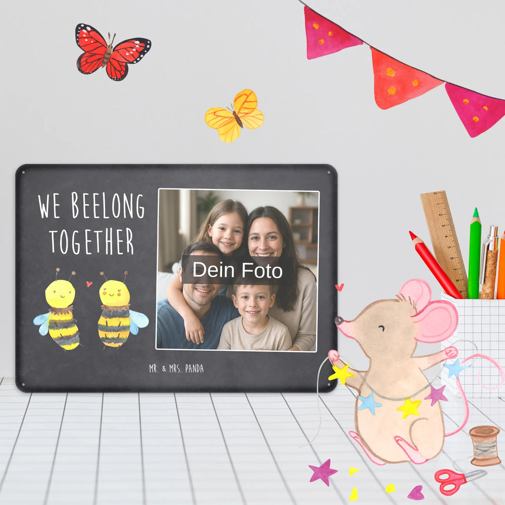 Personalisiertes Foto Blechschild Biene Verliebt Personalisierbares Blechschild Mit Foto, Dekoschild Metall Mit Foto, Metallschild Mit Wunschfoto, Spruchschild Mit Foto, Blechschild Mit Wunschfoto, Blechschild Handgemacht Mit Foto, Foto-Blechschild Für Zuhause, Wandschild Mit Foto, Design Blechschild Mit Bild, Blechschild Mit Foto, Blechschild Als Geschenk Mit Bild, Blechschild Für Freunde Mit Wunschfoto, Personalisierte Wanddeko Aus Metall Mit Foto, Blechschild Für Frauen Mit Bild, Vintage Blechschild Mit Wunschfoto, Blechschild Wohnzimmer Mit Bild, Retro Blechschild Mit Bild, Blechschild Zum Aufhängen Mit Foto, Blechschild Für Männer Mit Foto, Blechschild Für Garten Mit Foto, Metallschild Mit Foto, Blechschild Küche Mit Foto, Türschild Mit Bild, Blechschild Mit Eigenem Bild, Blechschild Für Balkon Mit Wunschbild, Blechschild Mit Fotodruck, Blechschild Zum Hinstellen Mit Bild, Lustiges Blechschild Mit Foto, Nostalgieschild Mit Foto, Blechschild Mit Bild Und Namen, Biene, Wespe, Hummel