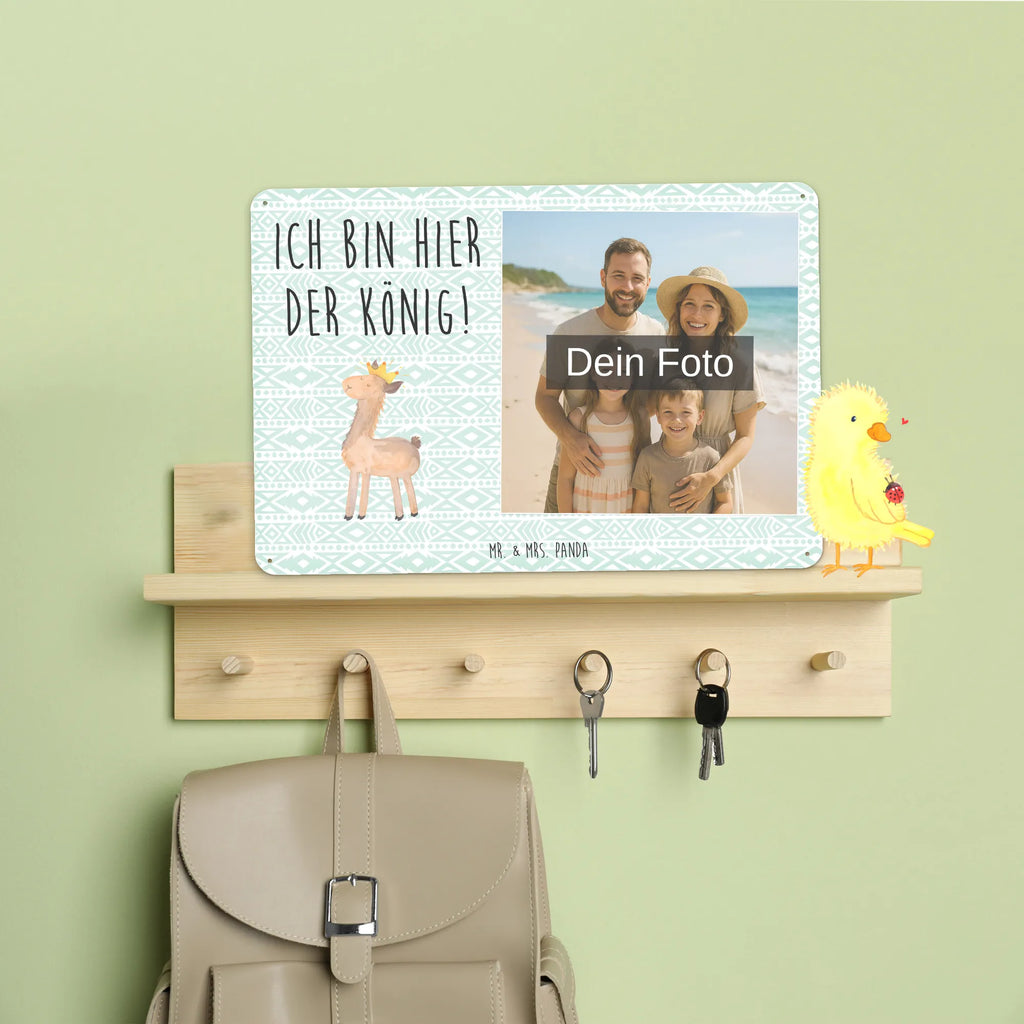 Personalisiertes Foto Blechschild Lama König Türschild Mit Bild, Blechschild Mit Foto, Design Blechschild Mit Bild, Lustiges Blechschild Mit Foto, Wandschild Mit Foto, Blechschild Mit Eigenem Bild, Blechschild Für Balkon Mit Wunschbild, Dekoschild Metall Mit Foto, Blechschild Für Freunde Mit Wunschfoto, Blechschild Zum Hinstellen Mit Bild, Blechschild Für Garten Mit Foto, Personalisierbares Blechschild Mit Foto, Vintage Blechschild Mit Wunschfoto, Retro Blechschild Mit Bild, Blechschild Zum Aufhängen Mit Foto, Blechschild Für Männer Mit Foto, Blechschild Für Frauen Mit Bild, Metallschild Mit Foto, Foto-Blechschild Für Zuhause, Blechschild Mit Fotodruck, Blechschild Küche Mit Foto, Blechschild Wohnzimmer Mit Bild, Spruchschild Mit Foto, Metallschild Mit Wunschfoto, Blechschild Handgemacht Mit Foto, Nostalgieschild Mit Foto, Personalisierte Wanddeko Aus Metall Mit Foto, Blechschild Mit Bild Und Namen, Blechschild Mit Wunschfoto, Blechschild Als Geschenk Mit Bild, Lama, Alpaka, Lamas, Papa, Abi, Kollegin, Königin, Mama, Vorgesetzter, Abitur, Freundin, Büro Kollege, König, Chef