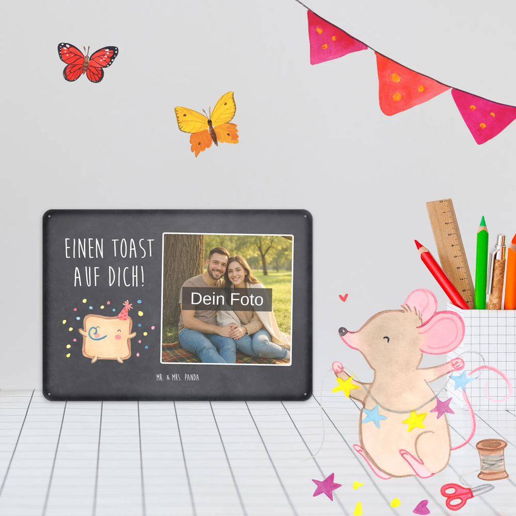 Personalisiertes Foto Blechschild Toast Party Vintage Blechschild Mit Wunschfoto, Personalisierte Wanddeko Aus Metall Mit Foto, Blechschild Als Geschenk Mit Bild, Blechschild Für Freunde Mit Wunschfoto, Blechschild Mit Wunschfoto, Blechschild Küche Mit Foto, Design Blechschild Mit Bild, Blechschild Handgemacht Mit Foto, Blechschild Wohnzimmer Mit Bild, Blechschild Mit Eigenem Bild, Metallschild Mit Foto, Blechschild Für Männer Mit Foto, Blechschild Für Balkon Mit Wunschbild, Blechschild Für Garten Mit Foto, Dekoschild Metall Mit Foto, Wandschild Mit Foto, Personalisierbares Blechschild Mit Foto, Lustiges Blechschild Mit Foto, Metallschild Mit Wunschfoto, Nostalgieschild Mit Foto, Blechschild Mit Bild Und Namen, Blechschild Für Frauen Mit Bild, Blechschild Zum Hinstellen Mit Bild, Türschild Mit Bild, Blechschild Zum Aufhängen Mit Foto, Blechschild Mit Foto, Retro Blechschild Mit Bild, Blechschild Mit Fotodruck, Spruchschild Mit Foto, Foto-Blechschild Für Zuhause, Liebe, Partner, Freund, Freundin, Ehemann, Ehefrau, Heiraten, Verlobung, Heiratsantrag, Liebesgeschenk, Jahrestag, Hocheitstag, Geschenk für Freundin, Liebesbeweis, Geschenk für Partner, Mitbringsel, für Männer, Hochzeitstag, Valentinstag, Geschenk für Frauen, für Ehemann