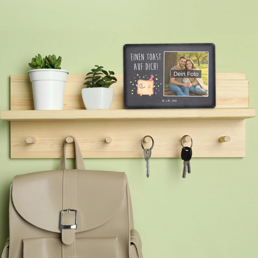 Personalisiertes Foto Blechschild Toast Party Vintage Blechschild Mit Wunschfoto, Personalisierte Wanddeko Aus Metall Mit Foto, Blechschild Als Geschenk Mit Bild, Blechschild Für Freunde Mit Wunschfoto, Blechschild Mit Wunschfoto, Blechschild Küche Mit Foto, Design Blechschild Mit Bild, Blechschild Handgemacht Mit Foto, Blechschild Wohnzimmer Mit Bild, Blechschild Mit Eigenem Bild, Metallschild Mit Foto, Blechschild Für Männer Mit Foto, Blechschild Für Balkon Mit Wunschbild, Blechschild Für Garten Mit Foto, Dekoschild Metall Mit Foto, Wandschild Mit Foto, Personalisierbares Blechschild Mit Foto, Lustiges Blechschild Mit Foto, Metallschild Mit Wunschfoto, Nostalgieschild Mit Foto, Blechschild Mit Bild Und Namen, Blechschild Für Frauen Mit Bild, Blechschild Zum Hinstellen Mit Bild, Türschild Mit Bild, Blechschild Zum Aufhängen Mit Foto, Blechschild Mit Foto, Retro Blechschild Mit Bild, Blechschild Mit Fotodruck, Spruchschild Mit Foto, Foto-Blechschild Für Zuhause, Liebe, Partner, Freund, Freundin, Ehemann, Ehefrau, Heiraten, Verlobung, Heiratsantrag, Liebesgeschenk, Jahrestag, Hocheitstag, Geschenk für Freundin, Liebesbeweis, Geschenk für Partner, Mitbringsel, für Männer, Hochzeitstag, Valentinstag, Geschenk für Frauen, für Ehemann