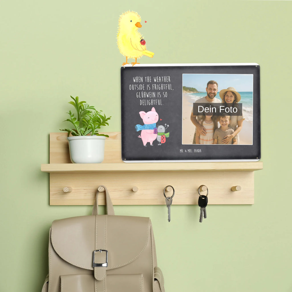 Personalized Photo Metal Sign Glow Pig Snuggle Blechschild Zum Hinstellen Mit Bild, Retro Blechschild Mit Bild, Blechschild Handgemacht Mit Foto, Spruchschild Mit Foto, Blechschild Mit Fotodruck, Dekoschild Metall Mit Foto, Blechschild Mit Bild Und Namen, Lustiges Blechschild Mit Foto, Blechschild Küche Mit Foto, Wandschild Mit Foto, Design Blechschild Mit Bild, Nostalgieschild Mit Foto, Blechschild Mit Wunschfoto, Türschild Mit Bild, Blechschild Für Frauen Mit Bild, Blechschild Mit Eigenem Bild, Metallschild Mit Wunschfoto, Metallschild Mit Foto, Vintage Blechschild Mit Wunschfoto, Blechschild Für Freunde Mit Wunschfoto, Personalisierbares Blechschild Mit Foto, Blechschild Für Garten Mit Foto, Blechschild Für Männer Mit Foto, Personalisierte Wanddeko Aus Metall Mit Foto, Blechschild Mit Foto, Blechschild Als Geschenk Mit Bild, Blechschild Zum Aufhängen Mit Foto, Blechschild Wohnzimmer Mit Bild, Foto-Blechschild Für Zuhause, Blechschild Für Balkon Mit Wunschbild, Winter, Weihnachten, Weihnachtsdeko, Nikolaus, Advent, Heiligabend, Wintermotiv, Herzliches Marienkäfer Motiv, Kreatives Glühschwein Design, Winterlicher Glühwein Spruch, Romantische Geschenkidee Glühwein, Handgezeichnetes Glühschwein, Smörle der stolze Marienkäfer, Glühwein Liebhaber Geschenk, Marienkäfer in Winterkleidung, Süßer Marienkäfer gibt Geschenk, Glühwein ist köstlich Spruch
