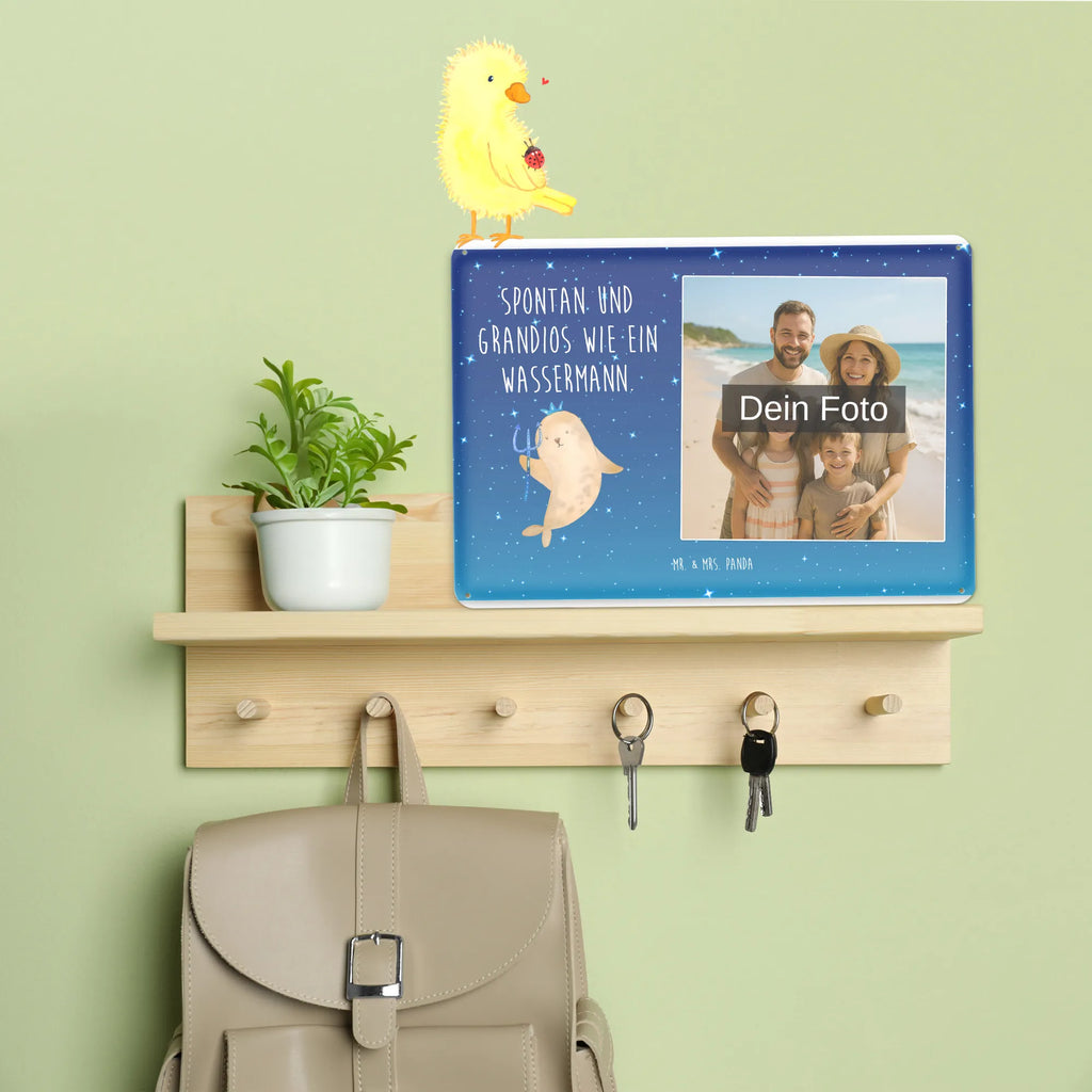 Personalisiertes Foto Blechschild Sternzeichen Wassermann Personalisierte Wanddeko Aus Metall Mit Foto, Blechschild Mit Foto, Metallschild Mit Foto, Blechschild Zum Hinstellen Mit Bild, Blechschild Für Frauen Mit Bild, Personalisierbares Blechschild Mit Foto, Türschild Mit Bild, Blechschild Für Balkon Mit Wunschbild, Blechschild Für Männer Mit Foto, Blechschild Küche Mit Foto, Blechschild Zum Aufhängen Mit Foto, Blechschild Mit Wunschfoto, Blechschild Als Geschenk Mit Bild, Blechschild Handgemacht Mit Foto, Spruchschild Mit Foto, Blechschild Mit Eigenem Bild, Blechschild Für Freunde Mit Wunschfoto, Wandschild Mit Foto, Lustiges Blechschild Mit Foto, Blechschild Wohnzimmer Mit Bild, Metallschild Mit Wunschfoto, Vintage Blechschild Mit Wunschfoto, Blechschild Mit Bild Und Namen, Blechschild Für Garten Mit Foto, Dekoschild Metall Mit Foto, Nostalgieschild Mit Foto, Blechschild Mit Fotodruck, Foto-Blechschild Für Zuhause, Design Blechschild Mit Bild, Retro Blechschild Mit Bild, Tierkreiszeichen, Sternzeichen, Horoskop, Astrologie, Aszendent, Meer Geschenk, Meermann, Geschenk Januar, Geburtstag Februar, Wassermann Geschenk, Nix, Geschenk Februar, Geburtstag Januar, Wassermann Sternzeichen