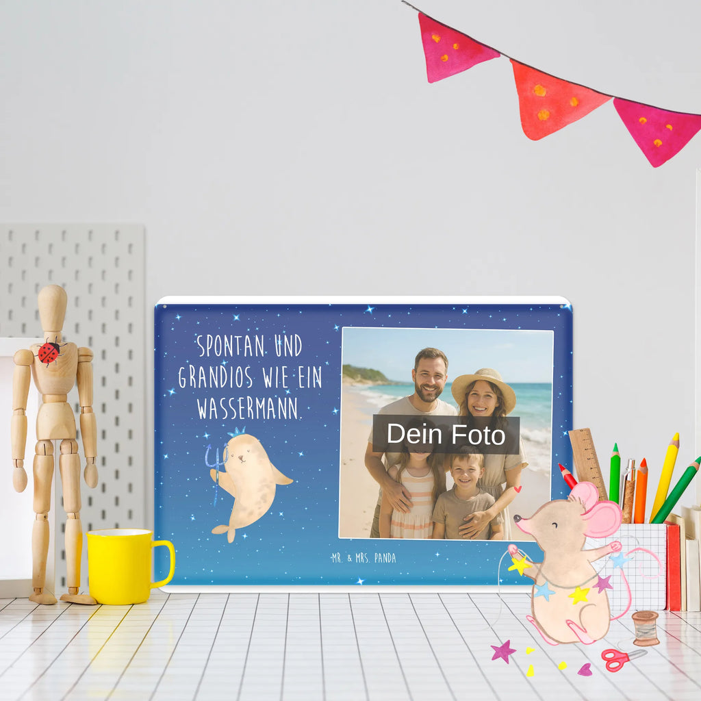 Personalisiertes Foto Blechschild Sternzeichen Wassermann Personalisierte Wanddeko Aus Metall Mit Foto, Blechschild Mit Foto, Metallschild Mit Foto, Blechschild Zum Hinstellen Mit Bild, Blechschild Für Frauen Mit Bild, Personalisierbares Blechschild Mit Foto, Türschild Mit Bild, Blechschild Für Balkon Mit Wunschbild, Blechschild Für Männer Mit Foto, Blechschild Küche Mit Foto, Blechschild Zum Aufhängen Mit Foto, Blechschild Mit Wunschfoto, Blechschild Als Geschenk Mit Bild, Blechschild Handgemacht Mit Foto, Spruchschild Mit Foto, Blechschild Mit Eigenem Bild, Blechschild Für Freunde Mit Wunschfoto, Wandschild Mit Foto, Lustiges Blechschild Mit Foto, Blechschild Wohnzimmer Mit Bild, Metallschild Mit Wunschfoto, Vintage Blechschild Mit Wunschfoto, Blechschild Mit Bild Und Namen, Blechschild Für Garten Mit Foto, Dekoschild Metall Mit Foto, Nostalgieschild Mit Foto, Blechschild Mit Fotodruck, Foto-Blechschild Für Zuhause, Design Blechschild Mit Bild, Retro Blechschild Mit Bild, Tierkreiszeichen, Sternzeichen, Horoskop, Astrologie, Aszendent, Meer Geschenk, Meermann, Geschenk Januar, Geburtstag Februar, Wassermann Geschenk, Nix, Geschenk Februar, Geburtstag Januar, Wassermann Sternzeichen