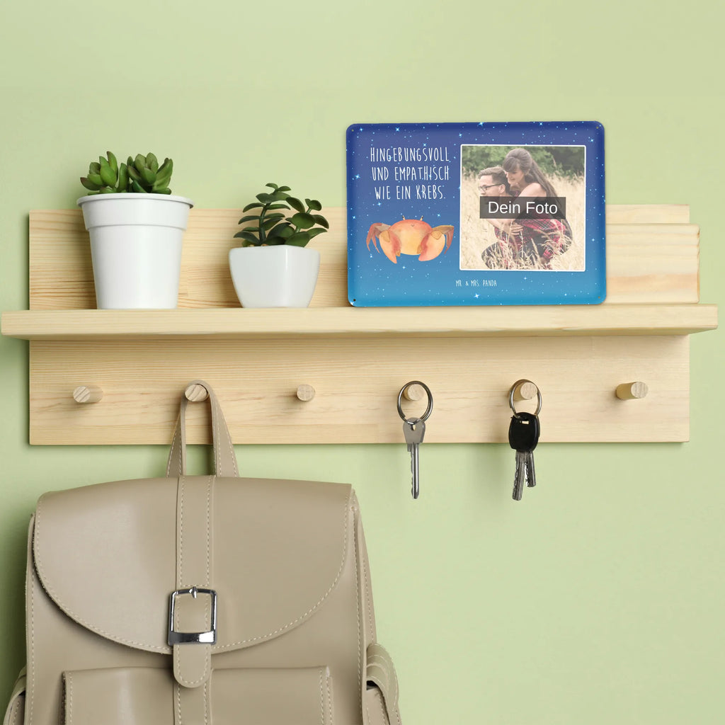 Personalisiertes Foto Blechschild Sternzeichen Krebs Metallschild Mit Foto, Design Blechschild Mit Bild, Personalisierte Wanddeko Aus Metall Mit Foto, Blechschild Handgemacht Mit Foto, Foto-Blechschild Für Zuhause, Blechschild Für Frauen Mit Bild, Wandschild Mit Foto, Blechschild Mit Fotodruck, Blechschild Als Geschenk Mit Bild, Blechschild Zum Hinstellen Mit Bild, Spruchschild Mit Foto, Blechschild Küche Mit Foto, Blechschild Für Männer Mit Foto, Blechschild Mit Eigenem Bild, Blechschild Zum Aufhängen Mit Foto, Blechschild Für Garten Mit Foto, Blechschild Für Freunde Mit Wunschfoto, Lustiges Blechschild Mit Foto, Türschild Mit Bild, Blechschild Für Balkon Mit Wunschbild, Dekoschild Metall Mit Foto, Blechschild Mit Wunschfoto, Vintage Blechschild Mit Wunschfoto, Metallschild Mit Wunschfoto, Retro Blechschild Mit Bild, Blechschild Wohnzimmer Mit Bild, Blechschild Mit Foto, Personalisierbares Blechschild Mit Foto, Blechschild Mit Bild Und Namen, Nostalgieschild Mit Foto, Tierkreiszeichen, Sternzeichen, Horoskop, Astrologie, Aszendent, Geburtstag Juni, Geburtstag Juli, Geschenk Juni, Meerestier, Krebs Sternzeichen, Geschenk Meer, Krabbe, Krebse, Krebs Geschenk, Geschenk Juli