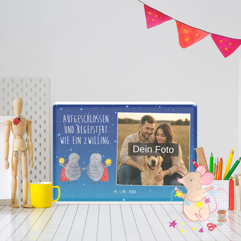 Spersonalizowany metalowy szyld ze zdjęciem znak zodiaku Bliźniak Vintage Blechschild Mit Wunschfoto, Blechschild Handgemacht Mit Foto, Metallschild Mit Foto, Blechschild Wohnzimmer Mit Bild, Blechschild Mit Wunschfoto, Design Blechschild Mit Bild, Blechschild Zum Hinstellen Mit Bild, Spruchschild Mit Foto, Metallschild Mit Wunschfoto, Blechschild Für Männer Mit Foto, Wandschild Mit Foto, Lustiges Blechschild Mit Foto, Personalisierte Wanddeko Aus Metall Mit Foto, Personalisierbares Blechschild Mit Foto, Blechschild Für Freunde Mit Wunschfoto, Blechschild Für Balkon Mit Wunschbild, Blechschild Mit Foto, Foto-Blechschild Für Zuhause, Blechschild Mit Eigenem Bild, Blechschild Als Geschenk Mit Bild, Retro Blechschild Mit Bild, Türschild Mit Bild, Blechschild Für Garten Mit Foto, Blechschild Küche Mit Foto, Blechschild Mit Bild Und Namen, Nostalgieschild Mit Foto, Blechschild Für Frauen Mit Bild, Blechschild Zum Aufhängen Mit Foto, Blechschild Mit Fotodruck, Dekoschild Metall Mit Foto, Tierkreiszeichen, Sternzeichen, Horoskop, Astrologie, Aszendent, Glückskäfer, Zwillinge, Geschenk Juni, Zwilling Sternzeichen, Zwillingsbruder, Zwillingsschwester, Marienkäfer, Geschenk Mai, Zwilling Geschenk, Geburtstag Mai