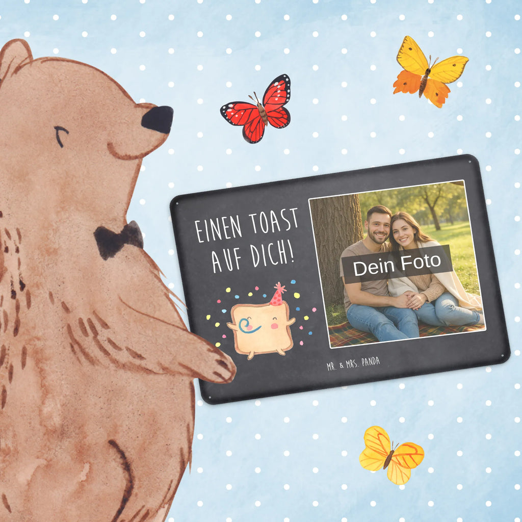 Personalisiertes Foto Blechschild Toast Party Vintage Blechschild Mit Wunschfoto, Personalisierte Wanddeko Aus Metall Mit Foto, Blechschild Als Geschenk Mit Bild, Blechschild Für Freunde Mit Wunschfoto, Blechschild Mit Wunschfoto, Blechschild Küche Mit Foto, Design Blechschild Mit Bild, Blechschild Handgemacht Mit Foto, Blechschild Wohnzimmer Mit Bild, Blechschild Mit Eigenem Bild, Metallschild Mit Foto, Blechschild Für Männer Mit Foto, Blechschild Für Balkon Mit Wunschbild, Blechschild Für Garten Mit Foto, Dekoschild Metall Mit Foto, Wandschild Mit Foto, Personalisierbares Blechschild Mit Foto, Lustiges Blechschild Mit Foto, Metallschild Mit Wunschfoto, Nostalgieschild Mit Foto, Blechschild Mit Bild Und Namen, Blechschild Für Frauen Mit Bild, Blechschild Zum Hinstellen Mit Bild, Türschild Mit Bild, Blechschild Zum Aufhängen Mit Foto, Blechschild Mit Foto, Retro Blechschild Mit Bild, Blechschild Mit Fotodruck, Spruchschild Mit Foto, Foto-Blechschild Für Zuhause, Liebe, Partner, Freund, Freundin, Ehemann, Ehefrau, Heiraten, Verlobung, Heiratsantrag, Liebesgeschenk, Jahrestag, Hocheitstag, Geschenk für Freundin, Liebesbeweis, Geschenk für Partner, Mitbringsel, für Männer, Hochzeitstag, Valentinstag, Geschenk für Frauen, für Ehemann
