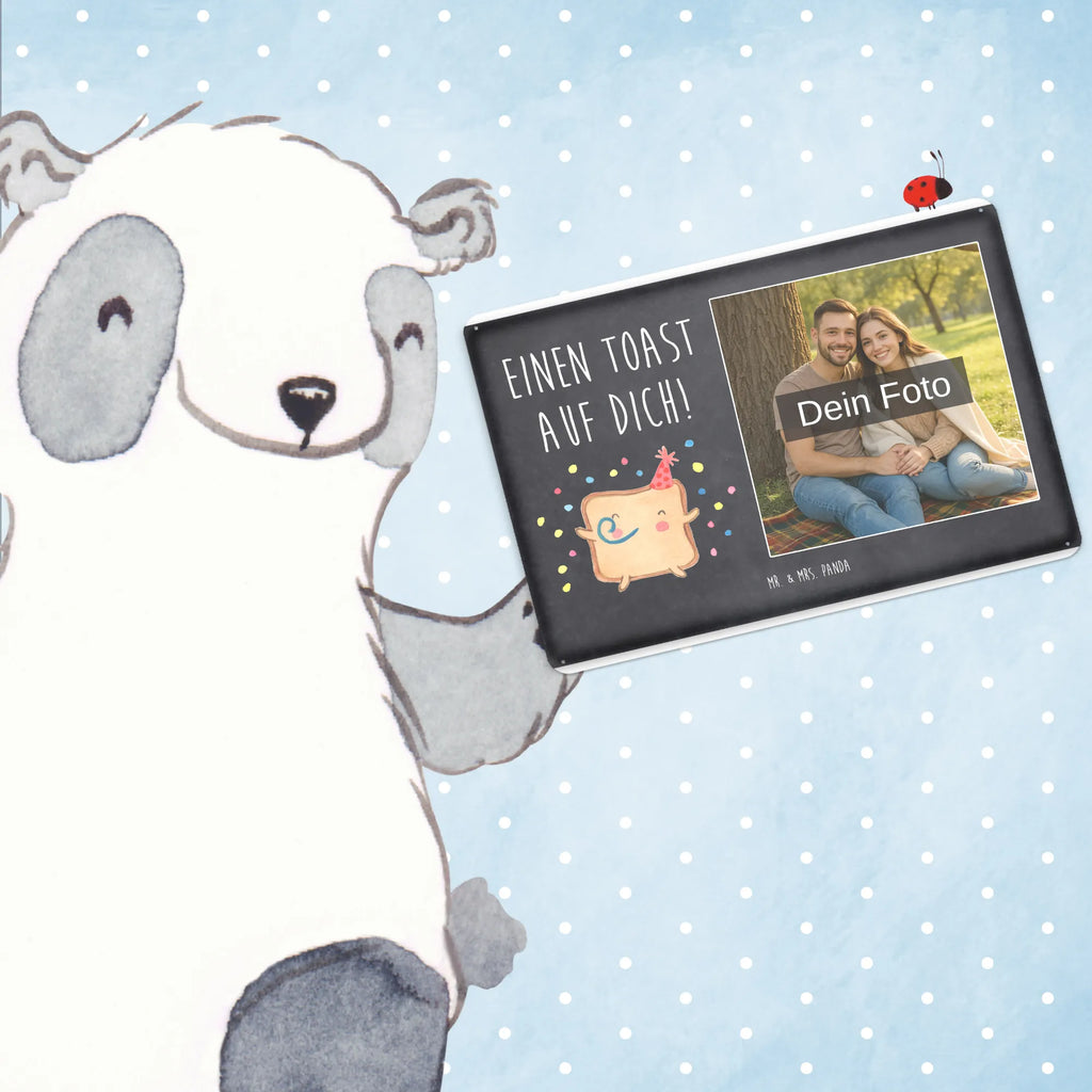 Personalisiertes Foto Blechschild Toast Party Vintage Blechschild Mit Wunschfoto, Personalisierte Wanddeko Aus Metall Mit Foto, Blechschild Als Geschenk Mit Bild, Blechschild Für Freunde Mit Wunschfoto, Blechschild Mit Wunschfoto, Blechschild Küche Mit Foto, Design Blechschild Mit Bild, Blechschild Handgemacht Mit Foto, Blechschild Wohnzimmer Mit Bild, Blechschild Mit Eigenem Bild, Metallschild Mit Foto, Blechschild Für Männer Mit Foto, Blechschild Für Balkon Mit Wunschbild, Blechschild Für Garten Mit Foto, Dekoschild Metall Mit Foto, Wandschild Mit Foto, Personalisierbares Blechschild Mit Foto, Lustiges Blechschild Mit Foto, Metallschild Mit Wunschfoto, Nostalgieschild Mit Foto, Blechschild Mit Bild Und Namen, Blechschild Für Frauen Mit Bild, Blechschild Zum Hinstellen Mit Bild, Türschild Mit Bild, Blechschild Zum Aufhängen Mit Foto, Blechschild Mit Foto, Retro Blechschild Mit Bild, Blechschild Mit Fotodruck, Spruchschild Mit Foto, Foto-Blechschild Für Zuhause, Liebe, Partner, Freund, Freundin, Ehemann, Ehefrau, Heiraten, Verlobung, Heiratsantrag, Liebesgeschenk, Jahrestag, Hocheitstag, Geschenk für Freundin, Liebesbeweis, Geschenk für Partner, Mitbringsel, für Männer, Hochzeitstag, Valentinstag, Geschenk für Frauen, für Ehemann