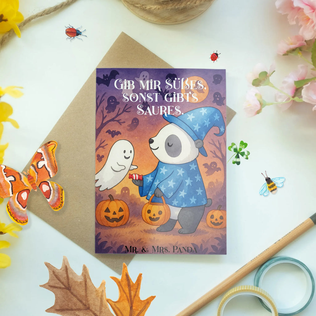 Grußkarte Panda Zauberer Design Grußkarte, Ansichtskarten, Glückwunschkarte, Klappkarte, Einladungskarte, Geburtstagskarte, Hochzeitskarte, Karte, Halloween, Deko, Martinssingen, Dekoration, Geschenke, Schenken, Halloween Deko, Gespenst, Trick or Treat, Panda, Süßes sonst gibt's saures, Zauberer