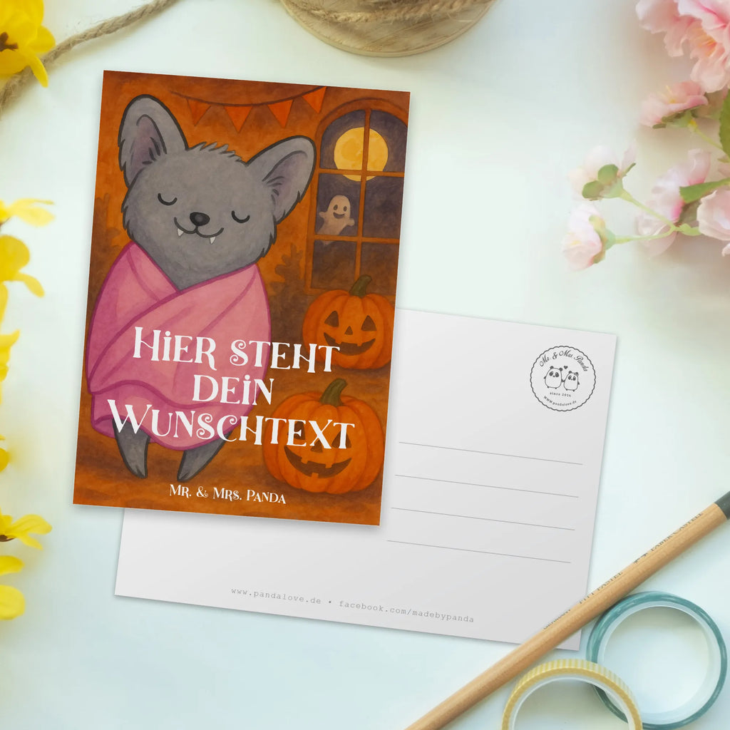 Personalisierte Postkarte Fledermaus Chillt Design Grußkarte mit Wunschtext, Grußkarte mit Namen, Postkarte mit Wunschtext, Einladung mit Namen, Karte mit Wunschtext, Postkarte bedrucken, Ansichtskarte mit Wunschtext, Einladung mit Wunschtext, Postkarte personalisierbar, Postkarte mit Namen, Karte mit Namen, Geschenkkarte mit Wunschtext, Ansichtskarte mit Namen, Geschenkkarte mit Namen, Halloween, Deko, Martinssingen, Dekoration, Geschenke, Schenken