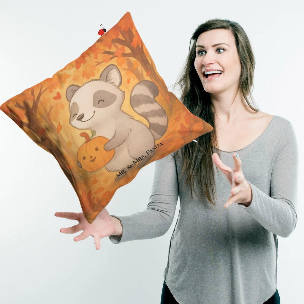 40x40 Kissen Waschbär Kürbis Design Kopfkissen, Kissenhülle, Sofakissen, Kissenhülle 40x40, Dekokissen Sofa, Dekokissen 40x40, sofakissen, Kissenbezüge, Zierkissen, Sofakissen 40x40, sitzkissen, Kissenbezug 40x40, Dekokissen, Couchkissen, Kopfkissen 40x40, Motivkissen, Kissen 40x40, Kissen, Kissen 40x40 Waschbar, Halloween, Deko, Martinssingen, Dekoration, Geschenke, Schenken, Kürbis, Waschbär, Trick or Treat, Halloween Deko, Süßes sonst gibt's saures