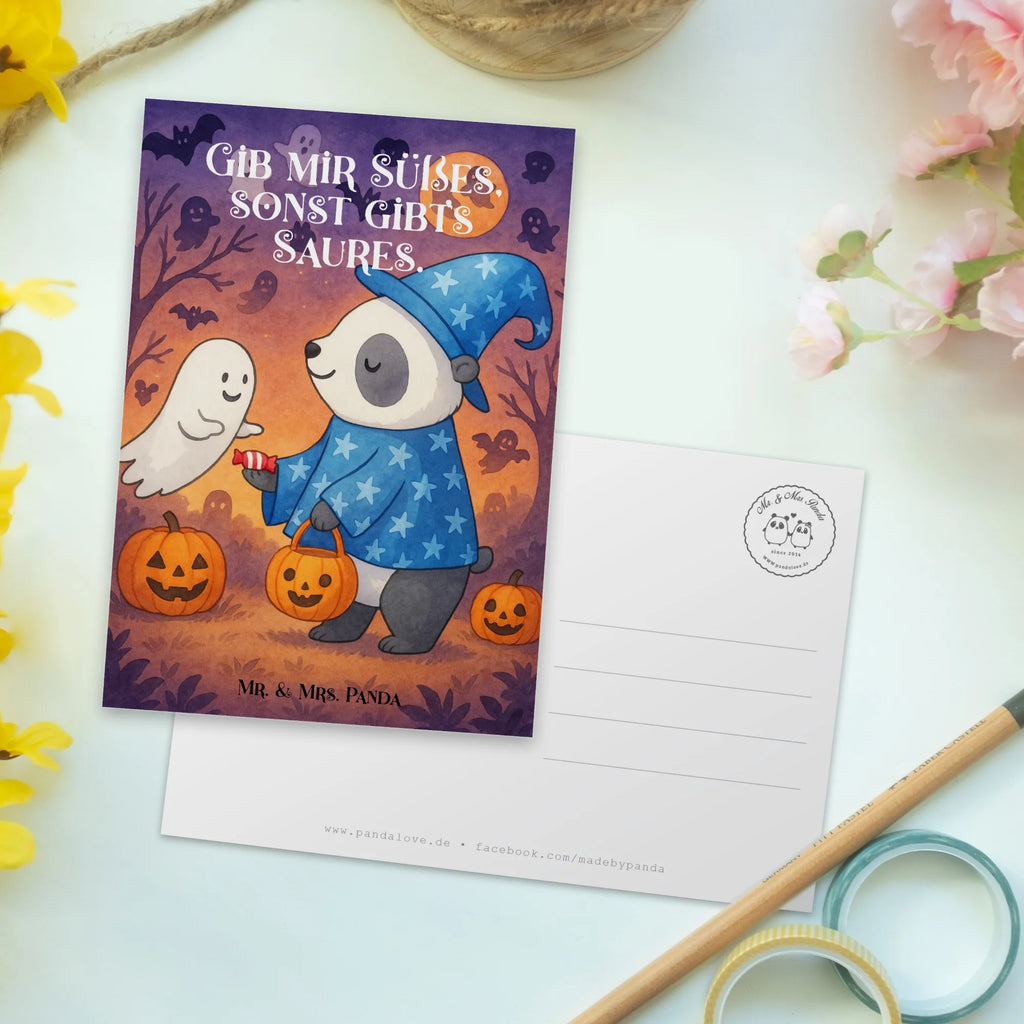Postkarte Panda Zauberer Design Karte, Einladungskarte, Einladung, Grußkarte, Postkarte, Ansichtskarte, Ansichtskarten, Einladung Geburtstag, Geburtstagskarte, Einladungskarten Geburtstag, Dankeskarte, Geschenkkarte, Halloween, Deko, Martinssingen, Dekoration, Geschenke, Schenken, Gespenst, Süßes sonst gibt's saures, Trick or Treat, Zauberer, Panda, Halloween Deko