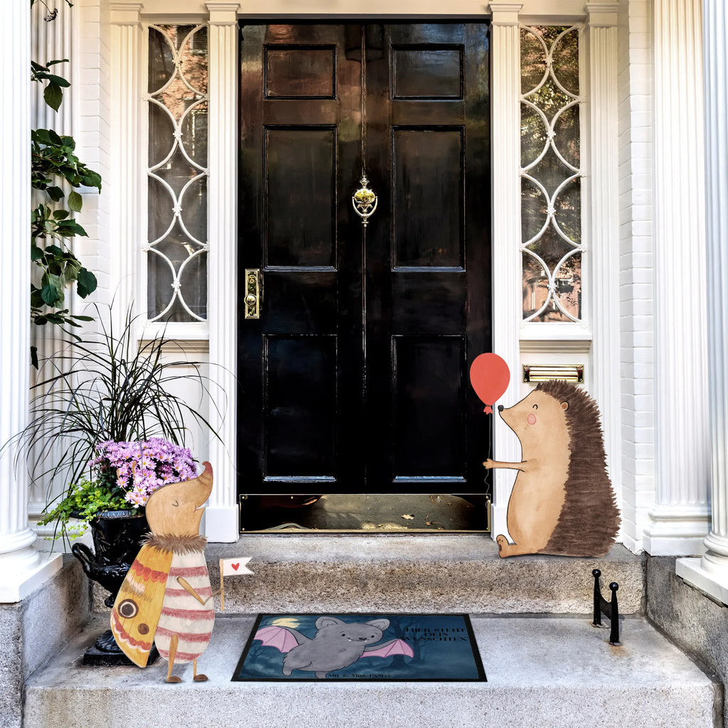 Personalisierte Fußmatte Fledermaus Erschrecken Design Fußmatte bedrucken, Haustürmatte personalisiert, Personalisieruung, Namensfussmatte, Personalisierte Fußmatte, Wunschnamen, Personalisiert, Türvorleger personalisiert, Türvorleger mit Namen, Bedrucken, Fußmatte mit Namen, Halloween, Deko, Martinssingen, Dekoration, Geschenke, Schenken