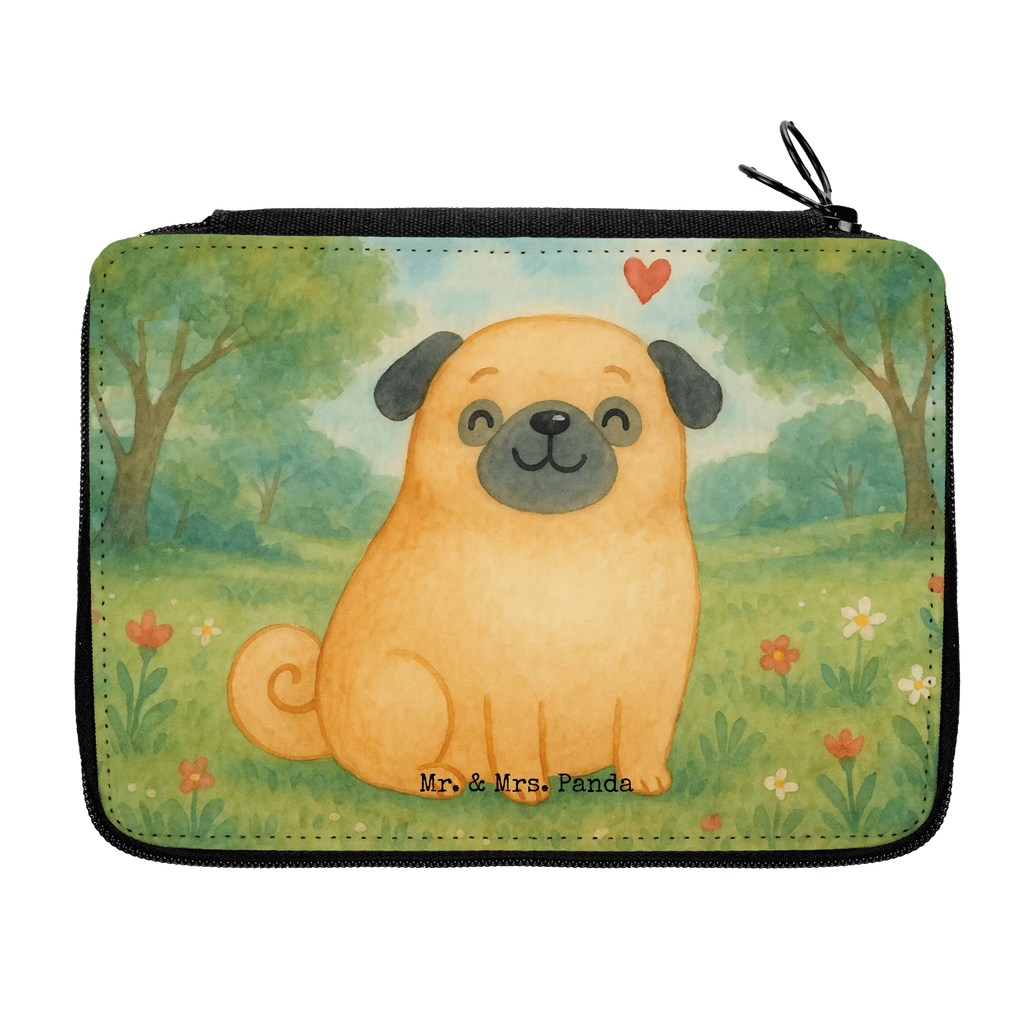 Federmappe Mops Design Federmappe, Stiftetasche, Stifte Etui, Schule, Einschulung, Geschenk, Kind, Schüler, Schülerin, Stifterolle, Federmäppchen, Motiv, Grundschule, Federmäppchen bedruckt, Büro Stifte Etui, Bestückte Federmappe, Kinder Federmappe, Federmappe Einschulung, Hund, Hundemotiv, Haustier, Hunderasse, Tierliebhaber, Hundebesitzer, Sprüche, Mops, Liebe, Hundeliebe