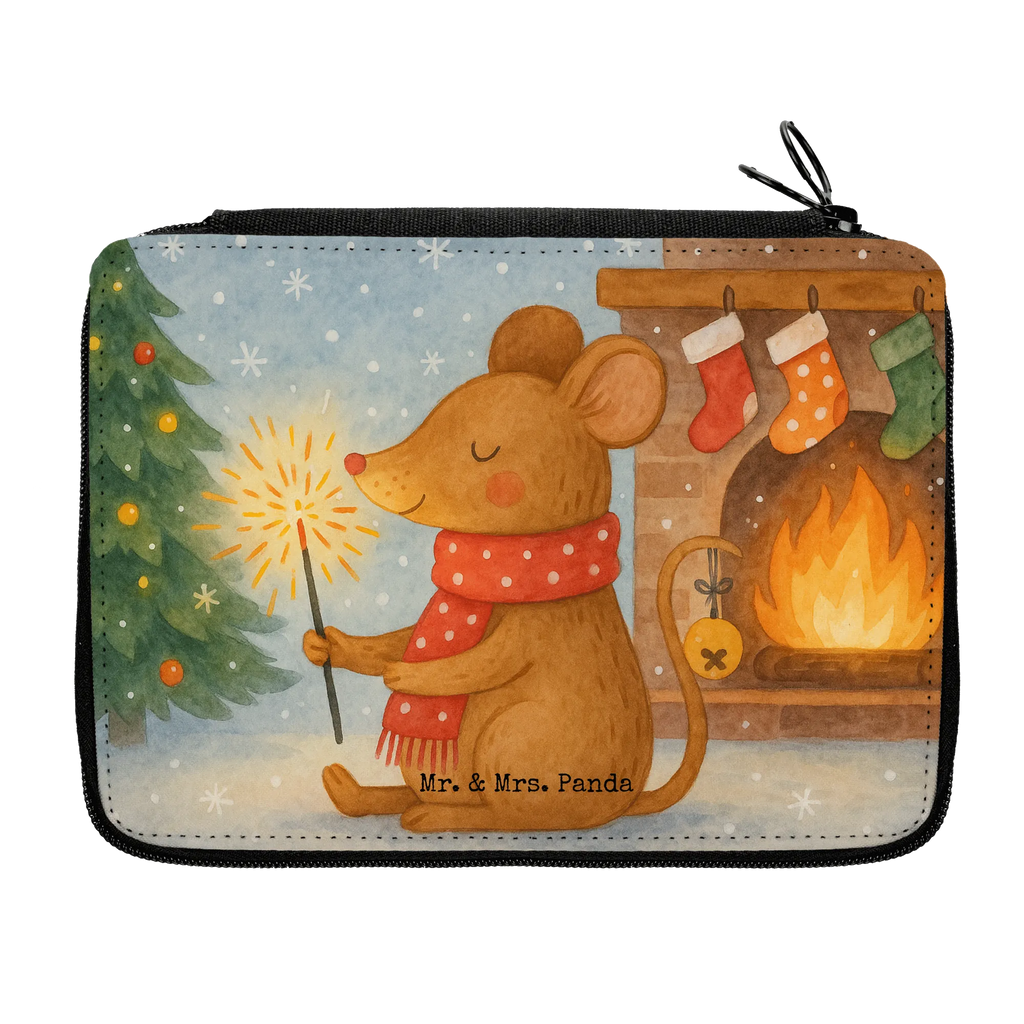 Federmappe Maus Weihnachten Design Kinder Federmappe, Stiftetasche, Federmäppchen bedruckt, Federmappe Einschulung, Federmappe, Schülerin, Federmäppchen, Grundschule, Motiv, Stifte Etui, Büro Stifte Etui, Kind, Schule, Einschulung, Schüler, Bestückte Federmappe, Stifterolle, Geschenk, Winter, Weihnachten, Weihnachtsdeko, Nikolaus, Advent, Heiligabend, Wintermotiv, Mäuschen, Frohe Weihnachten, Weihnachtswunder, Maus, Weihnachtsmotiv, Weihnachtsgruß
