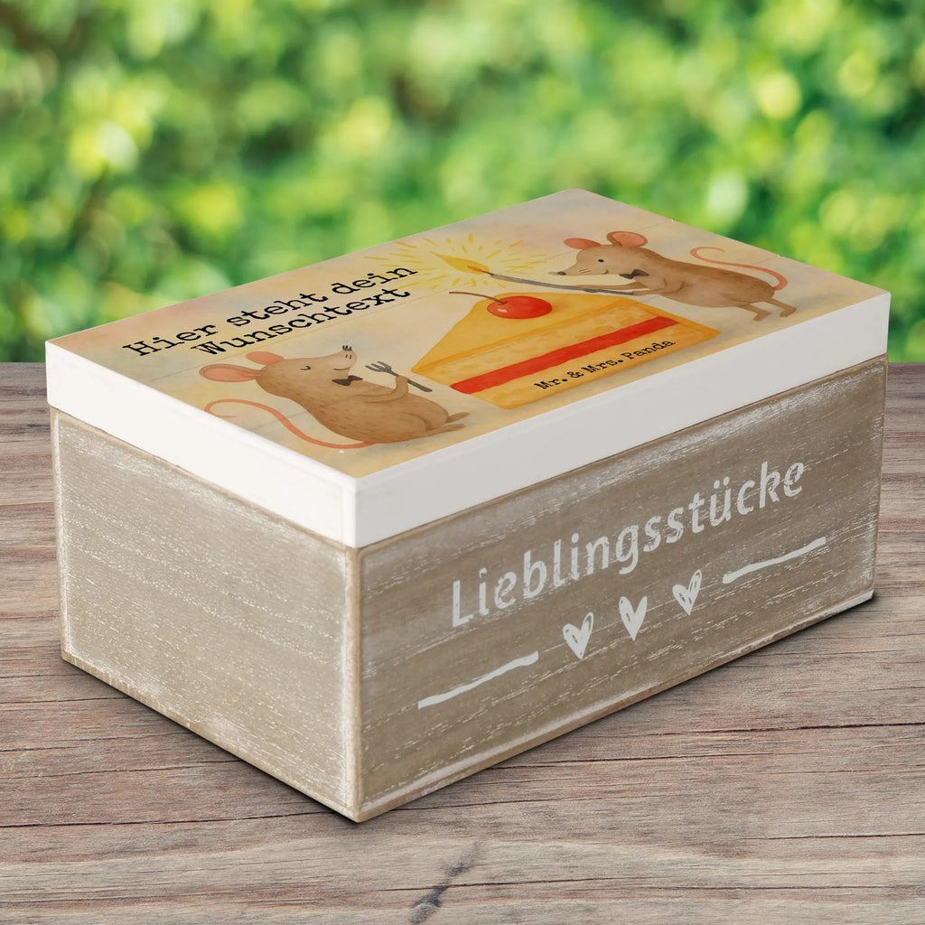 Personalisierte Holzkiste Mäuse Kuchen Design Erinnerungsbox mit Namen, Schatzkiste Personalisiert, Kiste Personalisiert, Truhe mit Namen, Schatulle mit Namen, Aufbewahrungsbox Personalisiert, Dekokiste mit Namen, Kiste mit Namen, Truhe Personalisiert, GEschenkdose personalisiert, Dekokiste Personalisiert, mit Namen, Erinnerungsbox Personalisiert, Erinnerungskiste Personalisiert, Aufbewahrungsbox mit Namen, Geschenkbox personalisiert, Holzkiste mit Namen, Holzkiste Personalisiert, Schatulle Personalisiert, Schatzkiste mit Namen, Erinnerungskiste, Geburtstag, Geburtstagsgeschenk, Geschenk, Kuchen, Party, Leben, Glück, Mäuse, Maus