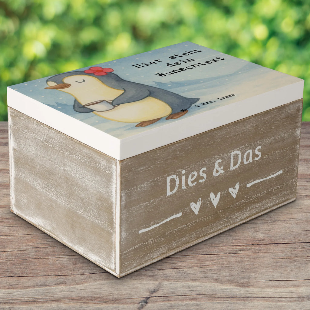 Personalisierte Holzkiste Pinguin Beste Schwiegermutter der Welt Design Kiste mit Namen, Erinnerungsbox Personalisiert, Truhe Personalisiert, Aufbewahrungsbox Personalisiert, mit Namen, Truhe mit Namen, Schatulle mit Namen, Erinnerungskiste Personalisiert, GEschenkdose personalisiert, Holzkiste mit Namen, Erinnerungskiste, Schatulle Personalisiert, Holzkiste Personalisiert, Schatzkiste Personalisiert, Erinnerungsbox mit Namen, Kiste Personalisiert, Geschenkbox personalisiert, Aufbewahrungsbox mit Namen, Dekokiste mit Namen, Dekokiste Personalisiert, Schatzkiste mit Namen, für, Dankeschön, Geschenk, Schenken, Geburtstag, Geburtstagsgeschenk, Geschenkidee, Danke, Bedanken, Mitbringsel, Freude machen, Geschenktipp, Schwiegermutter, Mama, Mutter, Mutter des Ehepartners, Schwiegereltern, angeheiratet, Schwiegermama
