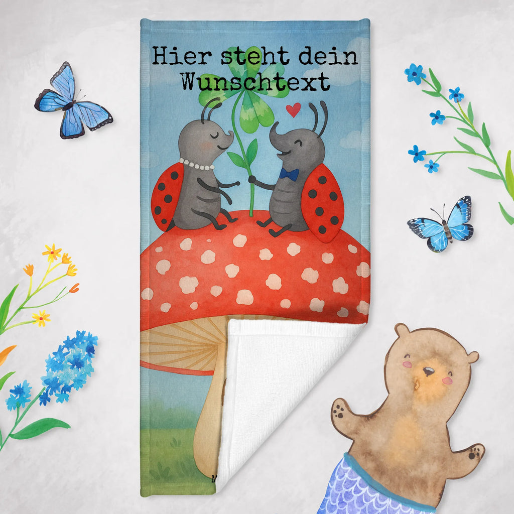 Personalisiertes Badehandtuch Marienkäfer Fliegenpilz Design Kinder Handtuch mit Namen, Personalisiertes Badetuch, Strandtuch mit Namen, Saunatuch mit Namen, Badetuch mit Namen, Duschtuch mit Namen, Personalisiertes Handtuch, Tiermotive, Gute Laune, lustige Sprüche, Tiere, Fliegenpilz, Wohnung, zuhause, Fleigenpilzhaus, Haus, Marienkäfer