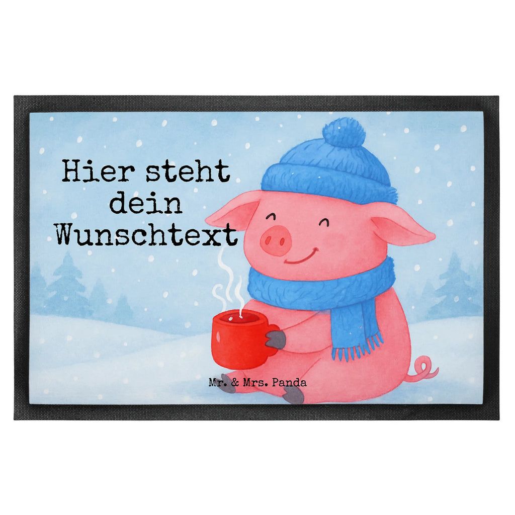Personalisierte Fußmatte Schweinchen Glühwein Design Wunschnamen, Personalisieruung, Türvorleger personalisiert, Personalisiert, Personalisierte Fußmatte, Bedrucken, Fußmatte bedrucken, Haustürmatte personalisiert, Namensfussmatte, Fußmatte mit Namen, Türvorleger mit Namen, Winter, Weihnachten, Weihnachtsdeko, Nikolaus, Advent, Heiligabend, Wintermotiv, Weihnachtsmarkt, Spruch, Glühwein, Betrunken