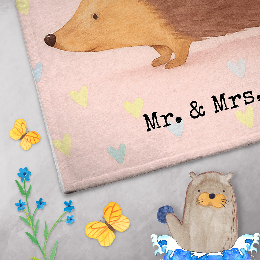 Gästehandtuch Igel Herzen Design Gästehandtuch, Gästehandtücher, Handtuch Für Gäste, Gäste-Tuch, Kleines Handtuch, Handtuch Klein, Waschhandtuch, Handtuch Für Gäste-WC, Handtuch Für Toilette, Gästehandtuch Bad, Gästehandtuch Badezimmer, Handtuch Gästezimmer, Gästehandtuch Für Hotels, Gästehandtuch 30x50, Gästehandtuch Set, Gästehandtuch Baumwolle, Gästehandtuch Bio Baumwolle, Gästehandtuch Saugfähig, Gästehandtuch Weich, Gästehandtuch Hochwertig, Gästehandtuch Pflegeleicht, Gästehandtuch Waschbar, Gästehandtuch Strapazierfähig, Gästehandtuch Schnell Trocknend, Gästehandtuch Weiß, Gästehandtuch Beige, Gästehandtuch Grau, Gästehandtuch Schwarz, Gästehandtuch Bunt, Gästehandtuch Mit Muster, Gästehandtuch Mit Bordüre, Gästehandtuch Modern, Gästehandtuch Klassisch, Handtuch Gästeformat, Gästehandtuch Nachhaltig, Gästehandtuch Ökologisch, Tiermotive, Gute Laune, lustige Sprüche, Tiere, Liebe, Herz, Herzen, Igel, Vertrauen, Kuss, Leben