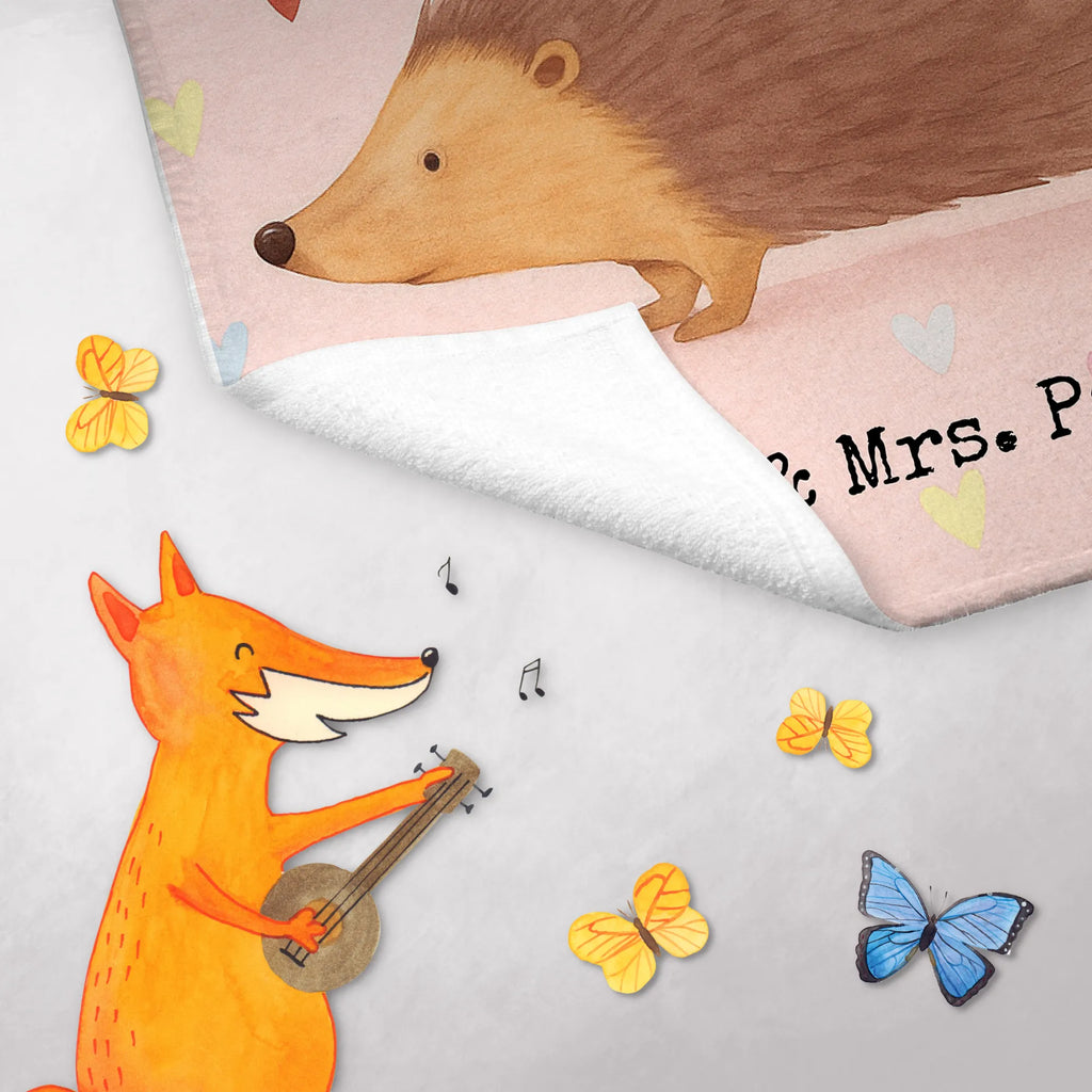 Gästehandtuch Igel Herzen Design Gästehandtuch, Gästehandtücher, Handtuch Für Gäste, Gäste-Tuch, Kleines Handtuch, Handtuch Klein, Waschhandtuch, Handtuch Für Gäste-WC, Handtuch Für Toilette, Gästehandtuch Bad, Gästehandtuch Badezimmer, Handtuch Gästezimmer, Gästehandtuch Für Hotels, Gästehandtuch 30x50, Gästehandtuch Set, Gästehandtuch Baumwolle, Gästehandtuch Bio Baumwolle, Gästehandtuch Saugfähig, Gästehandtuch Weich, Gästehandtuch Hochwertig, Gästehandtuch Pflegeleicht, Gästehandtuch Waschbar, Gästehandtuch Strapazierfähig, Gästehandtuch Schnell Trocknend, Gästehandtuch Weiß, Gästehandtuch Beige, Gästehandtuch Grau, Gästehandtuch Schwarz, Gästehandtuch Bunt, Gästehandtuch Mit Muster, Gästehandtuch Mit Bordüre, Gästehandtuch Modern, Gästehandtuch Klassisch, Handtuch Gästeformat, Gästehandtuch Nachhaltig, Gästehandtuch Ökologisch, Tiermotive, Gute Laune, lustige Sprüche, Tiere, Liebe, Herz, Herzen, Igel, Vertrauen, Kuss, Leben