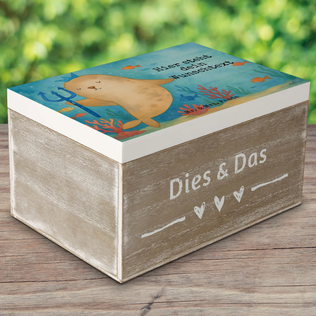 Personalisierte Holzkiste Sternzeichen Wassermann Design Aufbewahrungsbox mit Namen, Erinnerungskiste Personalisiert, Kiste Personalisiert, Geschenkbox personalisiert, Kiste mit Namen, Schatulle mit Namen, Erinnerungskiste, Dekokiste Personalisiert, mit Namen, Schatzkiste Personalisiert, Erinnerungsbox Personalisiert, Schatzkiste mit Namen, Aufbewahrungsbox Personalisiert, Truhe Personalisiert, Holzkiste mit Namen, Holzkiste Personalisiert, GEschenkdose personalisiert, Dekokiste mit Namen, Truhe mit Namen, Schatulle Personalisiert, Erinnerungsbox mit Namen, Tierkreiszeichen, Sternzeichen, Horoskop, Astrologie, Aszendent, Wassermann Sternzeichen, Geschenk Januar, Meermann, Geburtstag Februar, Geburtstag Januar, Meer Geschenk, Nix, Geschenk Februar, Wassermann Geschenk