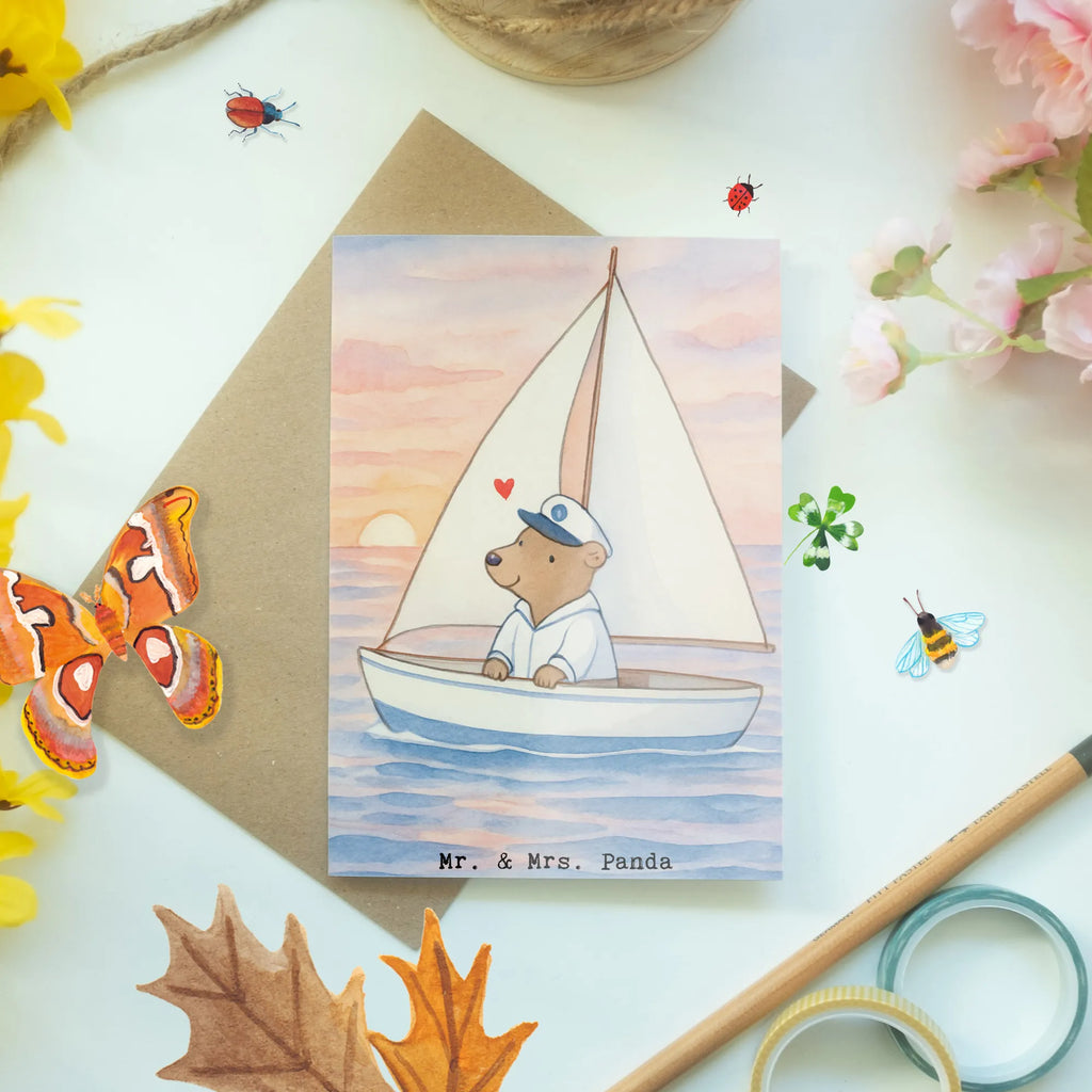 Grußkarte Bär Segeln Design Klappkarte, Hochzeitskarte, Geburtstagskarte, Einladungskarte, Ansichtskarten, Glückwunschkarte, Karte, Grußkarte, Geschenk, Sport, Sportart, Hobby, Schenken, Danke, Dankeschön, Auszeichnung, Gewinn, Sportler, Segelboot, Yachtclub, Segeltörn, Segelschule, segeln