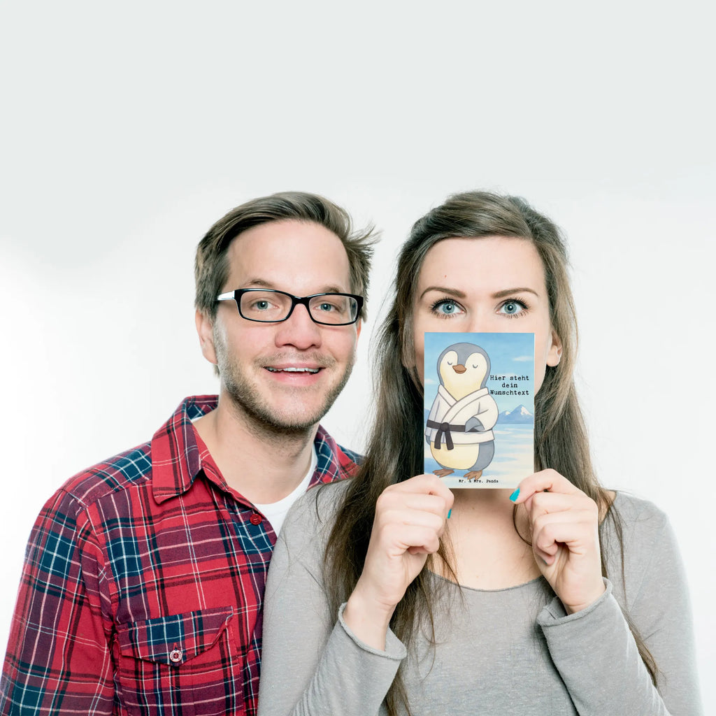Personalisierte Postkarte Pinguin Karate Design Ansichtskarte mit Namen, Ansichtskarte mit Wunschtext, Geschenkkarte mit Wunschtext, Postkarte bedrucken, Grußkarte mit Namen, Postkarte personalisierbar, Einladung mit Wunschtext, Geschenkkarte mit Namen, Karte mit Namen, Postkarte mit Wunschtext, Postkarte mit Namen, Karte mit Wunschtext, Grußkarte mit Wunschtext, Einladung mit Namen, Geschenk, Sport, Sportart, Hobby, Schenken, Danke, Dankeschön, Auszeichnung, Gewinn, Sportler, Kampfsportart, Karate, Karate Verein, Kampfkunst, Selbstverteidigung