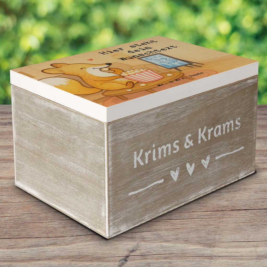 Personalisierte Holzkiste Fuchs Filme gucken Design Truhe mit Namen, Erinnerungsbox mit Namen, Aufbewahrungsbox Personalisiert, Schatzkiste mit Namen, Schatulle mit Namen, Holzkiste Personalisiert, Erinnerungsbox Personalisiert, Holzkiste mit Namen, Truhe Personalisiert, Dekokiste mit Namen, Dekokiste Personalisiert, GEschenkdose personalisiert, Kiste mit Namen, Erinnerungskiste Personalisiert, Erinnerungskiste, Kiste Personalisiert, Schatulle Personalisiert, Geschenkbox personalisiert, Aufbewahrungsbox mit Namen, Schatzkiste Personalisiert, mit Namen, Geschenk, Sport, Sportart, Hobby, Schenken, Danke, Dankeschön, Auszeichnung, Gewinn, Sportler, Filmabend, Filme gucken, Kino, Fernsehen, TV