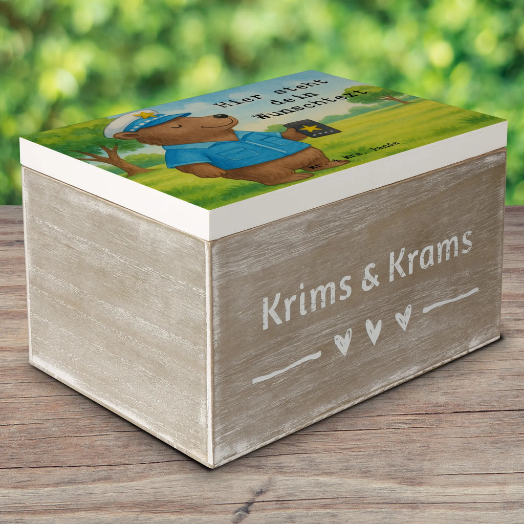 Personalisierte Holzkiste Polizistin Leidenschaft Design Dekokiste mit Namen, Holzkiste mit Namen, Schatulle mit Namen, Erinnerungsbox Personalisiert, Aufbewahrungsbox Personalisiert, GEschenkdose personalisiert, Aufbewahrungsbox mit Namen, Truhe mit Namen, Dekokiste Personalisiert, Schatzkiste mit Namen, Truhe Personalisiert, Geschenkbox personalisiert, mit Namen, Kiste Personalisiert, Kiste mit Namen, Erinnerungskiste, Erinnerungsbox mit Namen, Schatzkiste Personalisiert, Erinnerungskiste Personalisiert, Schatulle Personalisiert, Holzkiste Personalisiert, Beruf, Ausbildung, Jubiläum, Abschied, Rente, Kollege, Kollegin, Geschenk, Schenken, Arbeitskollege, Mitarbeiter, Firma, Danke, Dankeschön, Polizeibeamtin, Polizistin, Studium, Polizei, Cop, Wachfrau