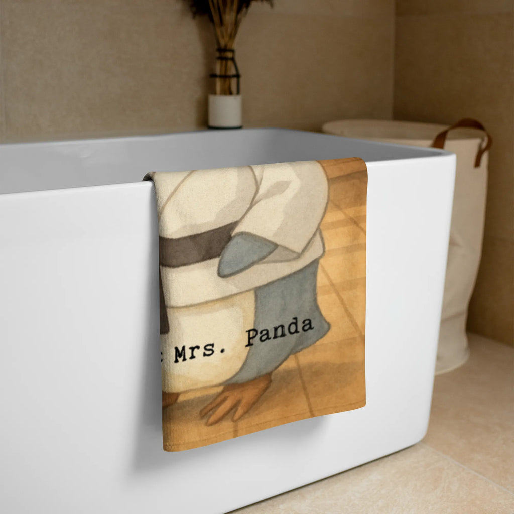 XL Badehandtuch Pinguin Karate Design Strapazierfähiges XL Handtuch, XL Handtuch Mit Muster, Saugfähiges Großes Handtuch, XL Handtuch Grau, Handtuch Groß Für Sport, XL Handtuch Weiß, Flauschiges Handtuch XL, Handtuch XL Für Frauen, XL Handtuch Bunt, Handtuch XL Für Kinder, Pflegeleichtes Handtuch Groß, Handtuch XL Aus Baumwolle, Handtuch XL Geschenkidee, Handtuch XL Klassisch, Saunatuch XL, Waschbares Handtuch XL, Handtuch Für Sauna Groß, Umweltfreundliches Handtuch Groß, Handtuch XL Für Männer, Handtuch XL Modern, XL Handtuch Aus Bio Baumwolle, Handtuch Für Erwachsene XL, Duschtuch XL, Handtuch Für Große Personen, Großes Handtuch Unifarben, Badetuch Extra Groß, Handtuch Für Strand XL, Badehandtuch XL, Design Handtuch XL, XL Handtuch, Weiches XL Handtuch, Handtuch Für Wellness, Handtuch Für Dusche XL, Großes Handtuch Für Badezimmer, Extra Großes Handtuch, Handtuch Übergröße, Großes Handtuch, Mikrofaser Handtuch XL, Nachhaltiges Handtuch XL, Geschenk, Sport, Sportart, Hobby, Schenken, Danke, Dankeschön, Auszeichnung, Gewinn, Sportler, Kampfsportart, Karate Verein, Karate, Selbstverteidigung, Kampfkunst