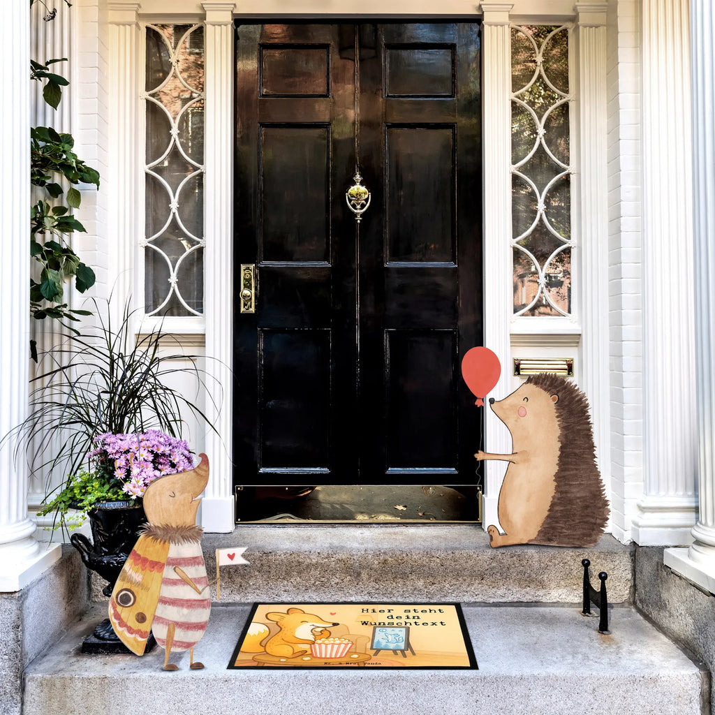 Personalisierte Fußmatte Fuchs Filme gucken Design Fußmatte bedrucken, Personalisiert, Personalisierte Fußmatte, Wunschnamen, Haustürmatte personalisiert, Fußmatte mit Namen, Bedrucken, Türvorleger personalisiert, Personalisieruung, Namensfussmatte, Türvorleger mit Namen, Geschenk, Sport, Sportart, Hobby, Schenken, Danke, Dankeschön, Auszeichnung, Gewinn, Sportler, Filmabend, Fernsehen, Filme gucken, Kino, TV