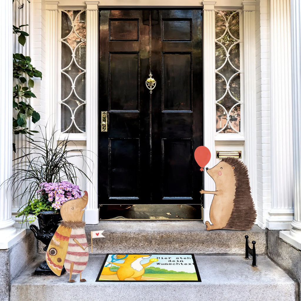 Personalisierte Fußmatte Fuchs Tennis spielen Design Türvorleger personalisiert, Wunschnamen, Namensfussmatte, Bedrucken, Personalisieruung, Personalisiert, Fußmatte bedrucken, Fußmatte mit Namen, Türvorleger mit Namen, Haustürmatte personalisiert, Personalisierte Fußmatte, Geschenk, Sport, Sportart, Hobby, Schenken, Danke, Dankeschön, Auszeichnung, Gewinn, Sportler, Ballsportart, Tennisverein, Tennisclub, Tennis spielen, Tennis Turnier