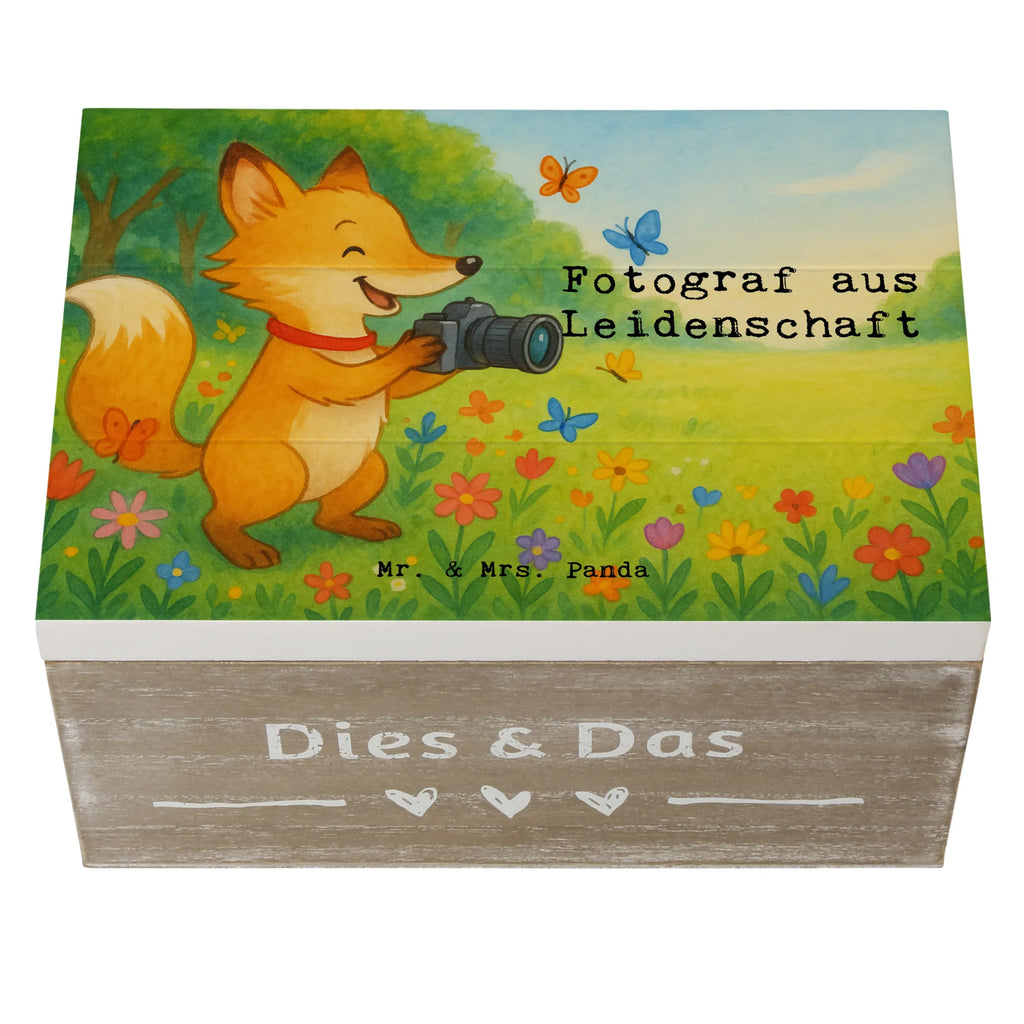 Holzkiste Fotograf Leidenschaft Design Schatulle, Erinnerungsbox, Geschenkdose, Holzkiste, Truhe, Erinnerungskiste, Schatzkiste, Dekokiste, Geschenkbox, Aufbewahrungsbox, Kiste, XXL, Beruf, Ausbildung, Jubiläum, Abschied, Rente, Kollege, Kollegin, Geschenk, Schenken, Arbeitskollege, Mitarbeiter, Firma, Danke, Dankeschön, Fotoreporter, Hobbyfotograf, Profi Fotograf, Fotografie, Fotograf, Hochzeitsfotograf