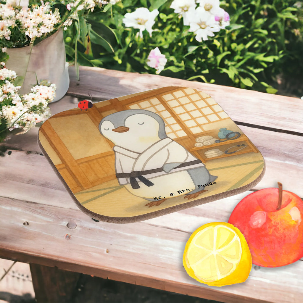 Untersetzer Pinguin Karate Design Untersetzer Holz, Korkuntersetzer, Holzuntersetzer, Bierdeckel, Glasuntersetzer, Tassen Untersetzer, Getränkeuntersetzer, Untersetzer Gläser, Untersetzer, Untersetzer Design, Untersetzer für Gläser, Untersetzer aus Holz, Geschenk, Sport, Sportart, Hobby, Schenken, Danke, Dankeschön, Auszeichnung, Gewinn, Sportler, Kampfkunst, Kampfsportart, Karate Verein, Karate, Selbstverteidigung