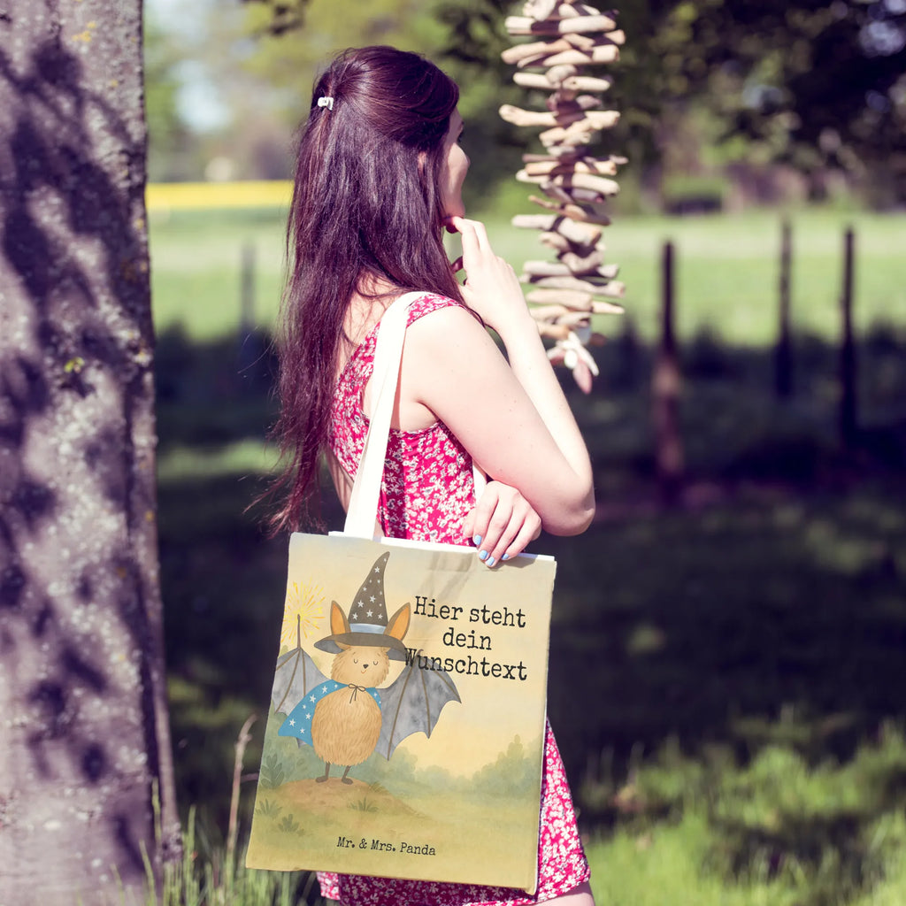 Personalisierte Einkaufstasche Fledermaus Zauberer Design Tragetasche Mit Initialen, Faltbare Tragetasche Mit Wunschtext, Tragetasche Bedruckt Mit Wunschtext, Tragetasche Für Büro Mit Namen, Tragetasche Modern Mit Gravur, Baumwolltasche Mit Namen, Stofftasche Mit Wunschtext, Einkaufstasche Personalisiert, Tragetasche Für Herren Personalisiert, Tragetasche Personalisiert, Große Tragetasche Mit Namen, Bunte Tragetasche Mit Namen, Tragetasche Mit Personalisierung, Tragetasche Mit Namen, Leinentasche Mit Gravur, Tragetasche Mit Text, Tragetasche Mit Wunschtext, Personalisierte Tragetasche, Kleine Tragetasche Mit Text, Umweltfreundliche Tragetasche Mit Namen, Tragetasche Für Damen Mit Namen, Jutetasche Mit Wunschtext, Tragetasche Für Einkäufe Personalisiert, Wiederverwendbare Tragetasche Mit Wunschtext, Lustige Tragetasche Mit Text, Tragetasche Für Schule Mit Wunschtext, Design Tragetasche Personalisiert, Tragetasche Für Alltag Mit Text, Tragetasche Als Geschenk Mit Wunschtext, Tragetasche Für Kinder Mit Wunschtext, Vintage Tragetasche Mit Wunschtext, Tragetasche Mit Motiv Und Wunschtext, Tragetasche Mit Spruch, Tragetasche Selbst Gestalten, Nachhaltige Tragetasche Personalisiert, Tiermotive, Gute Laune, lustige Sprüche, Tiere, Fledermäuse, reinsteigern, Magier, Fledermaus, Zauberer, Frauen