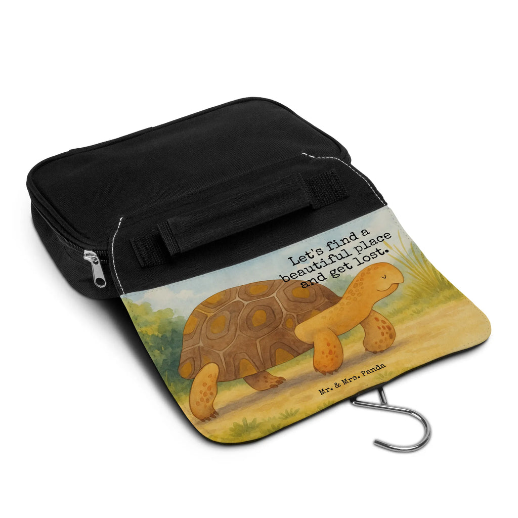 Kulturbeutel Schildkröte Marschieren Design Kulturbeutel Geschenkidee, Kulturbeutel Mit Haken, Reisebeutel, Kulturbeutel Mit Reißverschluss, Kulturbeutel Reise, Edler Kulturbeutel, Kulturbeutel Mit Spiegel, Kulturtasche, Kulturbeutel Mit Fächern, Kulturbeutel Aus Filz, Design Kulturbeutel, Kulturbeutel Unisex, Kulturbeutel Transparent, Kulturbeutel Flugzeug, Toilettentasche, Kulturbeutel Für Wochenende, Kulturbeutel Waschbar, Kosmetiktasche, Kulturbeutel für Herren, Schlichter Kulturbeutel, Kulturbeutel Aus Baumwolle, Kulturbeutel, Kulturbeutel Für Urlaub, Kulturbeutel Aus Kunststoff, Kulturbeutel Klein, Kulturbeutel Set, Umweltfreundlicher Kulturbeutel, Kulturbeutel Zum Aufhängen, Nachhaltiger Kulturbeutel, Kulturbeutel Organizer, Kulturbeutel Kinder, Kulturbeutel Kompakt, Kulturbeutel Aus Stoff, Necessaire, Kulturbeutel Groß, Klassischer Kulturbeutel, Kulturbeutel Damen, Kulturbeutel Wasserdicht, Waschbeutel, Kulturbeutel Herren, Kulturbeutel Für Businessreise, Kulturbeutel Aus Leder, Kulturbeutel Handgepäck, Lustiger Kulturbeutel, Moderner Kulturbeutel, Meerestiere, Meer, Urlaub, get lost, Schildkröten, Neustart, Schildkröte, Reiselust, Abenteuer, Inspiration, Lieblingsmensch, Motivation