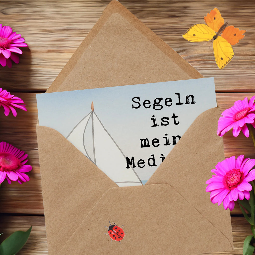 Deluxe Karte Bär Segeln Design Geburtstagskarte, Grußkarte, Klappkarte, Hochzeitskarte, Einladungskarte, Hochwertige Grußkarte, Karte, Glückwunschkarte, Hochwertige Klappkarte, Geschenk, Sport, Sportart, Hobby, Schenken, Danke, Dankeschön, Auszeichnung, Gewinn, Sportler, Segelboot, segeln, Segeltörn, Yachtclub, Segelschule