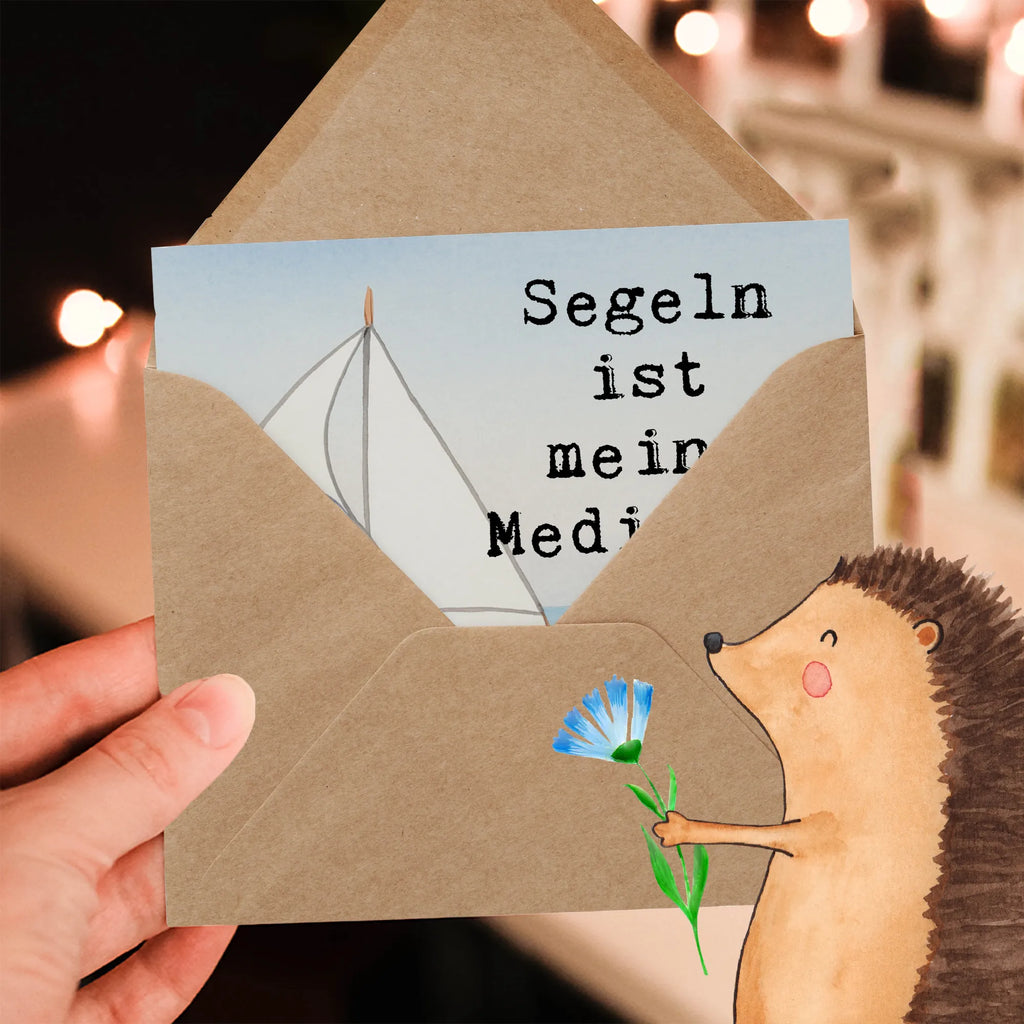 Deluxe Karte Bär Segeln Design Geburtstagskarte, Grußkarte, Klappkarte, Hochzeitskarte, Einladungskarte, Hochwertige Grußkarte, Karte, Glückwunschkarte, Hochwertige Klappkarte, Geschenk, Sport, Sportart, Hobby, Schenken, Danke, Dankeschön, Auszeichnung, Gewinn, Sportler, Segelboot, segeln, Segeltörn, Yachtclub, Segelschule