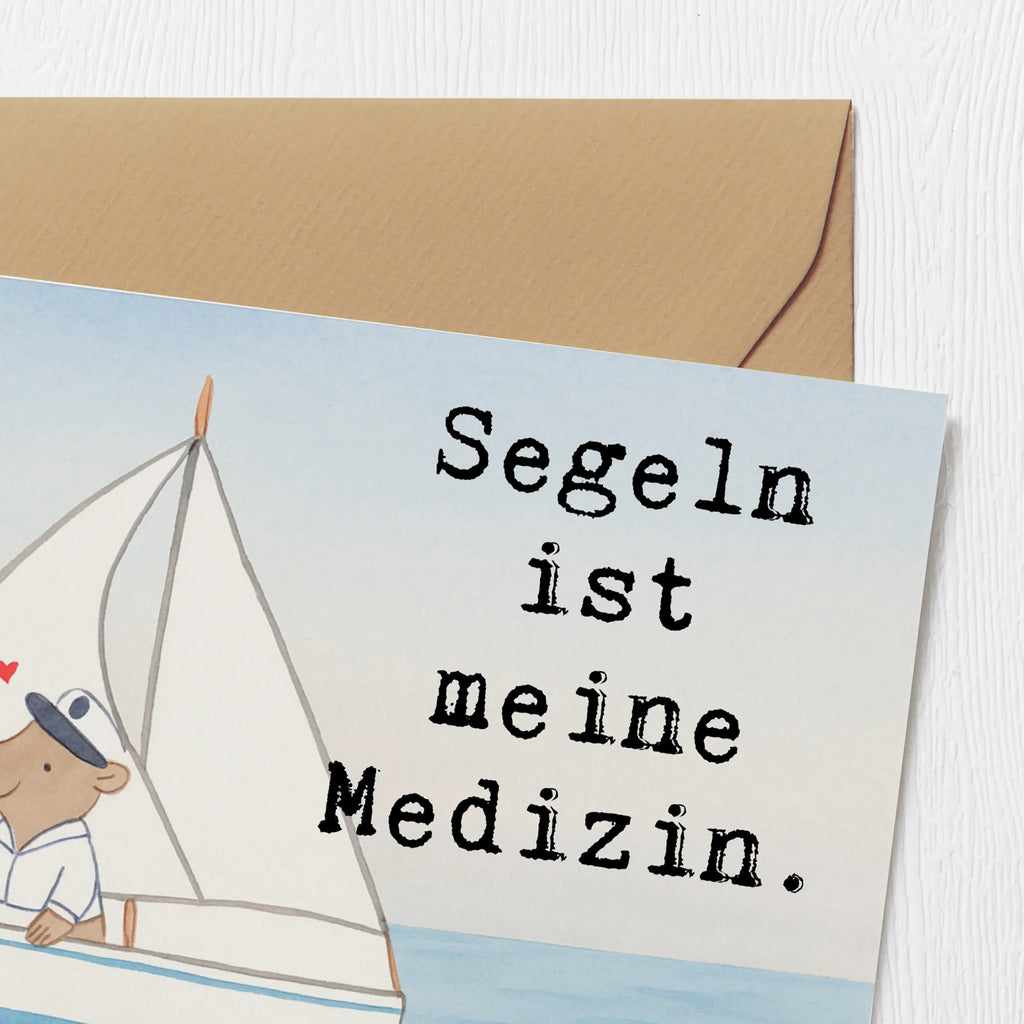 Deluxe Karte Bär Segeln Design Geburtstagskarte, Grußkarte, Klappkarte, Hochzeitskarte, Einladungskarte, Hochwertige Grußkarte, Karte, Glückwunschkarte, Hochwertige Klappkarte, Geschenk, Sport, Sportart, Hobby, Schenken, Danke, Dankeschön, Auszeichnung, Gewinn, Sportler, Segelboot, segeln, Segeltörn, Yachtclub, Segelschule