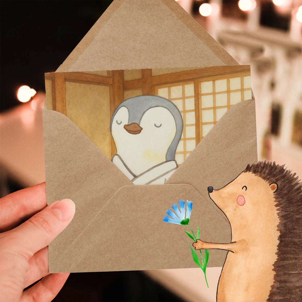 Deluxe Karte Pinguin Karate Design Glückwunschkarte, Hochwertige Klappkarte, Hochwertige Grußkarte, Hochzeitskarte, Karte, Geburtstagskarte, Grußkarte, Klappkarte, Einladungskarte, Geschenk, Sport, Sportart, Hobby, Schenken, Danke, Dankeschön, Auszeichnung, Gewinn, Sportler, Karate Verein, Selbstverteidigung, Kampfkunst, Karate, Kampfsportart