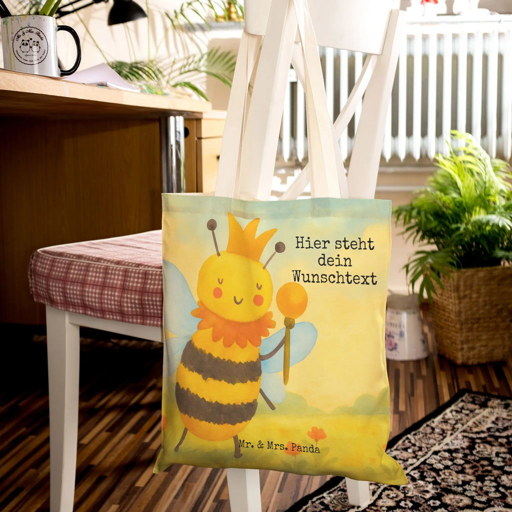Personalisierte Einkaufstasche Biene König Design Tragetasche Mit Wunschtext, Tragetasche Mit Namen, Umweltfreundliche Tragetasche Mit Namen, Tragetasche Mit Text, Tragetasche Bedruckt Mit Wunschtext, Wiederverwendbare Tragetasche Mit Wunschtext, Personalisierte Tragetasche, Baumwolltasche Mit Namen, Nachhaltige Tragetasche Personalisiert, Tragetasche Mit Spruch, Lustige Tragetasche Mit Text, Tragetasche Für Alltag Mit Text, Große Tragetasche Mit Namen, Tragetasche Mit Motiv Und Wunschtext, Bunte Tragetasche Mit Namen, Einkaufstasche Personalisiert, Tragetasche Mit Personalisierung, Tragetasche Als Geschenk Mit Wunschtext, Tragetasche Für Herren Personalisiert, Tragetasche Mit Initialen, Tragetasche Für Büro Mit Namen, Leinentasche Mit Gravur, Tragetasche Modern Mit Gravur, Faltbare Tragetasche Mit Wunschtext, Tragetasche Für Einkäufe Personalisiert, Jutetasche Mit Wunschtext, Tragetasche Personalisiert, Tragetasche Für Schule Mit Wunschtext, Tragetasche Für Kinder Mit Wunschtext, Stofftasche Mit Wunschtext, Kleine Tragetasche Mit Text, Vintage Tragetasche Mit Wunschtext, Tragetasche Selbst Gestalten, Tragetasche Für Damen Mit Namen, Design Tragetasche Personalisiert, Biene, Wespe, Hummel