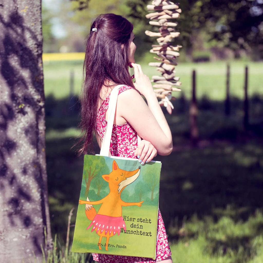 Personalisierte Einkaufstasche Fuchs Ballerina Design Tragetasche Mit Initialen, Tragetasche Mit Text, Tragetasche Bedruckt Mit Wunschtext, Tragetasche Selbst Gestalten, Tragetasche Als Geschenk Mit Wunschtext, Große Tragetasche Mit Namen, Tragetasche Für Alltag Mit Text, Tragetasche Für Schule Mit Wunschtext, Baumwolltasche Mit Namen, Tragetasche Für Herren Personalisiert, Umweltfreundliche Tragetasche Mit Namen, Lustige Tragetasche Mit Text, Tragetasche Für Damen Mit Namen, Einkaufstasche Personalisiert, Tragetasche Mit Spruch, Wiederverwendbare Tragetasche Mit Wunschtext, Tragetasche Mit Namen, Nachhaltige Tragetasche Personalisiert, Stofftasche Mit Wunschtext, Faltbare Tragetasche Mit Wunschtext, Bunte Tragetasche Mit Namen, Vintage Tragetasche Mit Wunschtext, Tragetasche Personalisiert, Personalisierte Tragetasche, Jutetasche Mit Wunschtext, Kleine Tragetasche Mit Text, Tragetasche Für Einkäufe Personalisiert, Tragetasche Für Kinder Mit Wunschtext, Tragetasche Für Büro Mit Namen, Tragetasche Mit Personalisierung, Tragetasche Modern Mit Gravur, Tragetasche Mit Wunschtext, Tragetasche Mit Motiv Und Wunschtext, Design Tragetasche Personalisiert, Leinentasche Mit Gravur, Fuchs, Tanzen, Ballerina, Ballett, Fuchs Spruch, Geburtstag, Füchse, Party, Tänzerin, Einladung, Füchsin