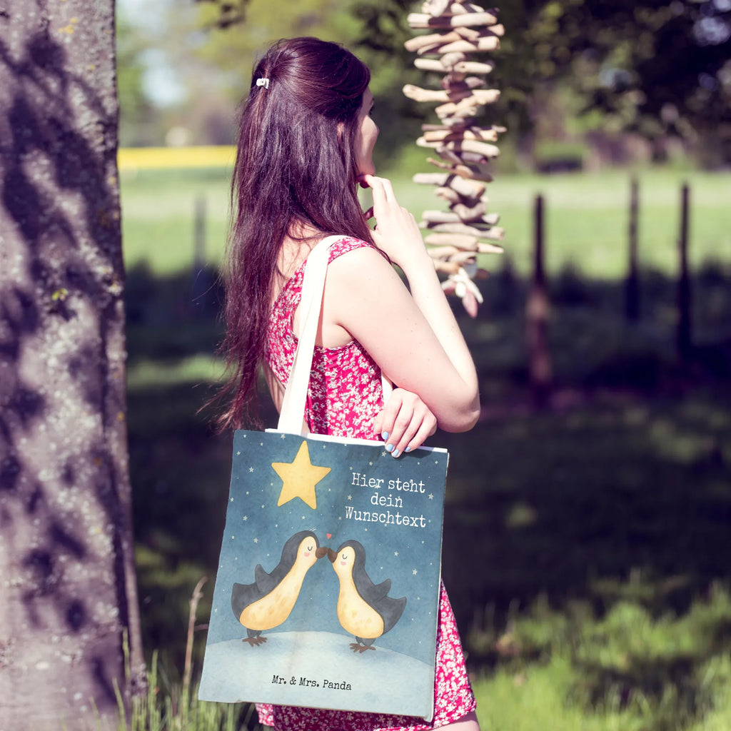 Personalisierte Einkaufstasche Pinguin Liebe Design Tragetasche Für Einkäufe Personalisiert, Große Tragetasche Mit Namen, Tragetasche Für Schule Mit Wunschtext, Faltbare Tragetasche Mit Wunschtext, Tragetasche Für Damen Mit Namen, Leinentasche Mit Gravur, Einkaufstasche Personalisiert, Tragetasche Für Alltag Mit Text, Umweltfreundliche Tragetasche Mit Namen, Tragetasche Modern Mit Gravur, Tragetasche Für Herren Personalisiert, Tragetasche Mit Namen, Tragetasche Selbst Gestalten, Tragetasche Bedruckt Mit Wunschtext, Vintage Tragetasche Mit Wunschtext, Tragetasche Für Kinder Mit Wunschtext, Tragetasche Personalisiert, Tragetasche Mit Wunschtext, Lustige Tragetasche Mit Text, Kleine Tragetasche Mit Text, Tragetasche Für Büro Mit Namen, Design Tragetasche Personalisiert, Tragetasche Mit Personalisierung, Wiederverwendbare Tragetasche Mit Wunschtext, Personalisierte Tragetasche, Tragetasche Mit Initialen, Baumwolltasche Mit Namen, Nachhaltige Tragetasche Personalisiert, Bunte Tragetasche Mit Namen, Tragetasche Mit Motiv Und Wunschtext, Stofftasche Mit Wunschtext, Tragetasche Mit Spruch, Jutetasche Mit Wunschtext, Tragetasche Mit Text, Tragetasche Als Geschenk Mit Wunschtext, Liebe, Partner, Freund, Freundin, Ehemann, Ehefrau, Heiraten, Verlobung, Heiratsantrag, Liebesgeschenk, Jahrestag, Hocheitstag, Gastgeschenk, Love, Geschenk Freund, Pinguine, Hochzeitstag, Liebesbeweis, Liebesspruch, Hochzeit, Geschenk Hochzeitstag, Verlobter, Pinguin, Paar, Pinguin Liebe, Verlobte, Geschenk Freundin, Pinguinpaar, Pinguin Paar, Pärchen. Liebespaar, Geschenkidee