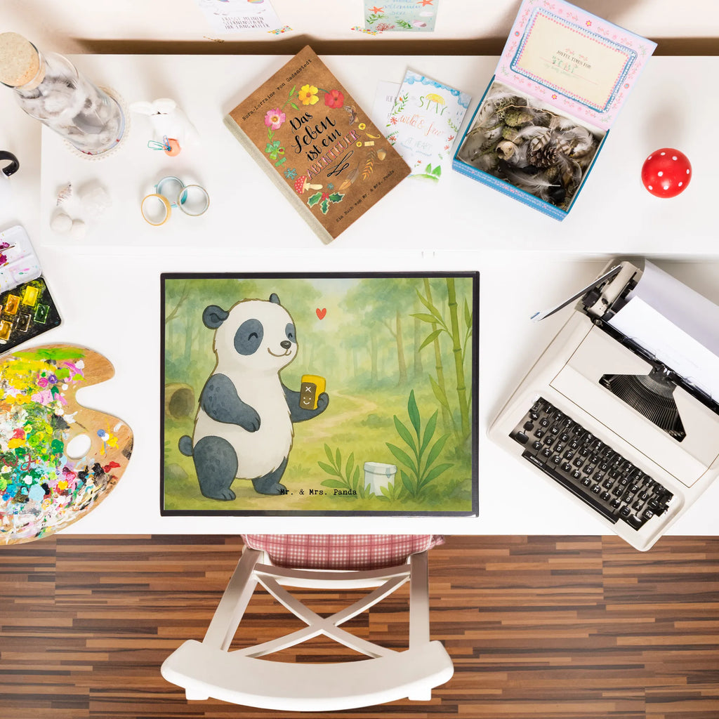 Schreibtischunterlage Panda Geocaching Design Schreibunterlage, Schreibwaren, Bürobedarf, Schreibtischauflage, Büroartikel, Schreibtischunterlage Groß, Schreibtisch Unterlagen, Geschenk, Sport, Sportart, Hobby, Schenken, Danke, Dankeschön, Auszeichnung, Gewinn, Sportler, Geocaching, Schatzsuchen, GPS Schnitzeljagd, Opencaching