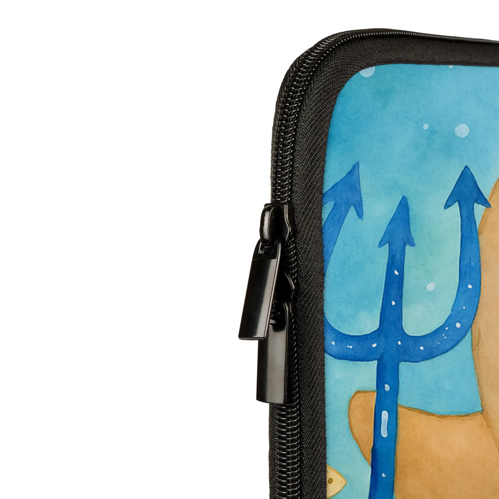 Personalisierte Notebook Tasche Sternzeichen Wassermann Design Laptop-Rucksack Mit Namensschild, Notebook-Tasche Mit Tragegriff Und Wunschname, Notebook-Tasche Mit Schultergurt Mit Namenslabel, Notebook-Tasche Aus Neopren Mit Wunschname, Notebook-Tasche Ergonomisch Mit Namen, Laptop-Aktentasche Mit Wunschname, Notebook-Case Mit Namenslabel, Notebook-Tasche Slim Mit Wunschname, Notebook-Tasche Klassisch Mit Wunschname, Notebook-Tasche Aus Canvas Mit Namen, Laptop-Hülle Mit Namensgravur, Notebook-Querträger Mit Namensgravur, Notebook-Tasche Business Mit Namensdruck, Notebook-Sleeve Mit Wunschname, Notebook-Tasche Reisegeeignet Mit Wunschname, Personalisierte Notebooktasche, Laptop-Sleeve Mit Namen, Notebook-Umhängetasche Mit Namen, Notebook-Tasche Robust Mit Wunschname, Laptophülle Mit Namen, Notebooktasche Mit Namen, Laptop-Umhängetasche Mit Wunschname, Notebook-Tasche Für Herren Mit Namensgravur, Notebookhülle Mit Namensdruck, Notebook-Tasche Für 13 Zoll Mit Wunschname, Notebook-Tasche Wasserfest Mit Namensgravur, Notebook-Tasche Studenten Mit Namen, Notebook-Tasche Aus Leder Mit Namen, Notebook-Rucksack Mit Namen, Notebook-Tasche Für Damen Mit Wunschname, Notebook-Tasche Mit Zubehörfach Und Namen, Notebook-Tasche Gepolstert Mit Wunschname, Notebook-Tasche Büro Mit Namensgravur, Notebook-Tasche Für 15 Zoll Mit Namensgravur, Laptop-Case Mit Wunschname, Notebook-Tasche Rucksackstil Mit Wunschname, Notebook-Aktentasche Mit Namenslabel, Notebook-Tasche Leicht Mit Namensgravur, Notebook-Tasche Casual Mit Namen, Notebook-Tasche Mit Organizer Und Namen, Notebook-Tasche Minimalistisch Mit Namen, Laptop-Messenger-Bag Mit Namen, Notebook-Tasche Mit Reißverschluss Und Namen, Notebook-Tasche Vintage Mit Namenslabel, Notebook-Tasche Aus Nylon Mit Namensdruck, Notebook-Tasche Modern Mit Namen, Laptoptasche Mit Wunschname, Notebook-Tasche Für 17 Zoll Mit Namen, Tierkreiszeichen, Sternzeichen, Horoskop, Astrologie, Aszendent, Geburtstag Februar, Wassermann Sternzeichen, Nix, Geburtstag Januar, Geschenk Januar, Wassermann Geschenk, Meer Geschenk, Meermann, Geschenk Februar