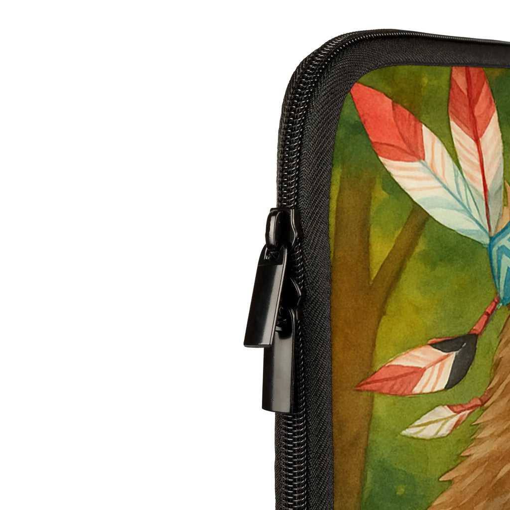 Personalisierte Notebook Tasche Igel Federschmuck Design Notebook-Tasche Mit Reißverschluss Und Namen, Notebook-Case Mit Namenslabel, Notebook-Tasche Für 17 Zoll Mit Namen, Laptop-Rucksack Mit Namensschild, Notebook-Tasche Reisegeeignet Mit Wunschname, Notebook-Tasche Büro Mit Namensgravur, Notebook-Rucksack Mit Namen, Notebook-Tasche Für 15 Zoll Mit Namensgravur, Notebookhülle Mit Namensdruck, Laptop-Sleeve Mit Namen, Laptoptasche Mit Wunschname, Notebook-Tasche Vintage Mit Namenslabel, Notebook-Tasche Aus Canvas Mit Namen, Notebook-Tasche Aus Nylon Mit Namensdruck, Laptop-Umhängetasche Mit Wunschname, Notebook-Sleeve Mit Wunschname, Laptop-Case Mit Wunschname, Notebook-Tasche Aus Neopren Mit Wunschname, Notebook-Tasche Leicht Mit Namensgravur, Notebook-Tasche Business Mit Namensdruck, Notebook-Tasche Studenten Mit Namen, Laptop-Hülle Mit Namensgravur, Notebook-Tasche Casual Mit Namen, Notebook-Tasche Slim Mit Wunschname, Notebook-Tasche Klassisch Mit Wunschname, Notebook-Aktentasche Mit Namenslabel, Notebook-Tasche Modern Mit Namen, Laptophülle Mit Namen, Notebook-Tasche Rucksackstil Mit Wunschname, Laptop-Aktentasche Mit Wunschname, Notebook-Tasche Mit Schultergurt Mit Namenslabel, Notebook-Tasche Für 13 Zoll Mit Wunschname, Notebook-Tasche Gepolstert Mit Wunschname, Notebook-Tasche Aus Leder Mit Namen, Notebook-Tasche Minimalistisch Mit Namen, Notebook-Tasche Für Damen Mit Wunschname, Personalisierte Notebooktasche, Notebook-Tasche Wasserfest Mit Namensgravur, Notebook-Tasche Ergonomisch Mit Namen, Laptop-Messenger-Bag Mit Namen, Notebook-Querträger Mit Namensgravur, Notebook-Umhängetasche Mit Namen, Notebook-Tasche Mit Tragegriff Und Wunschname, Notebook-Tasche Mit Organizer Und Namen, Notebook-Tasche Für Herren Mit Namensgravur, Notebook-Tasche Mit Zubehörfach Und Namen, Notebook-Tasche Robust Mit Wunschname, Notebooktasche Mit Namen, Waldtiere, Tiere, Camping, Indianer, Abenteuer, Lagerfeuer, Igel