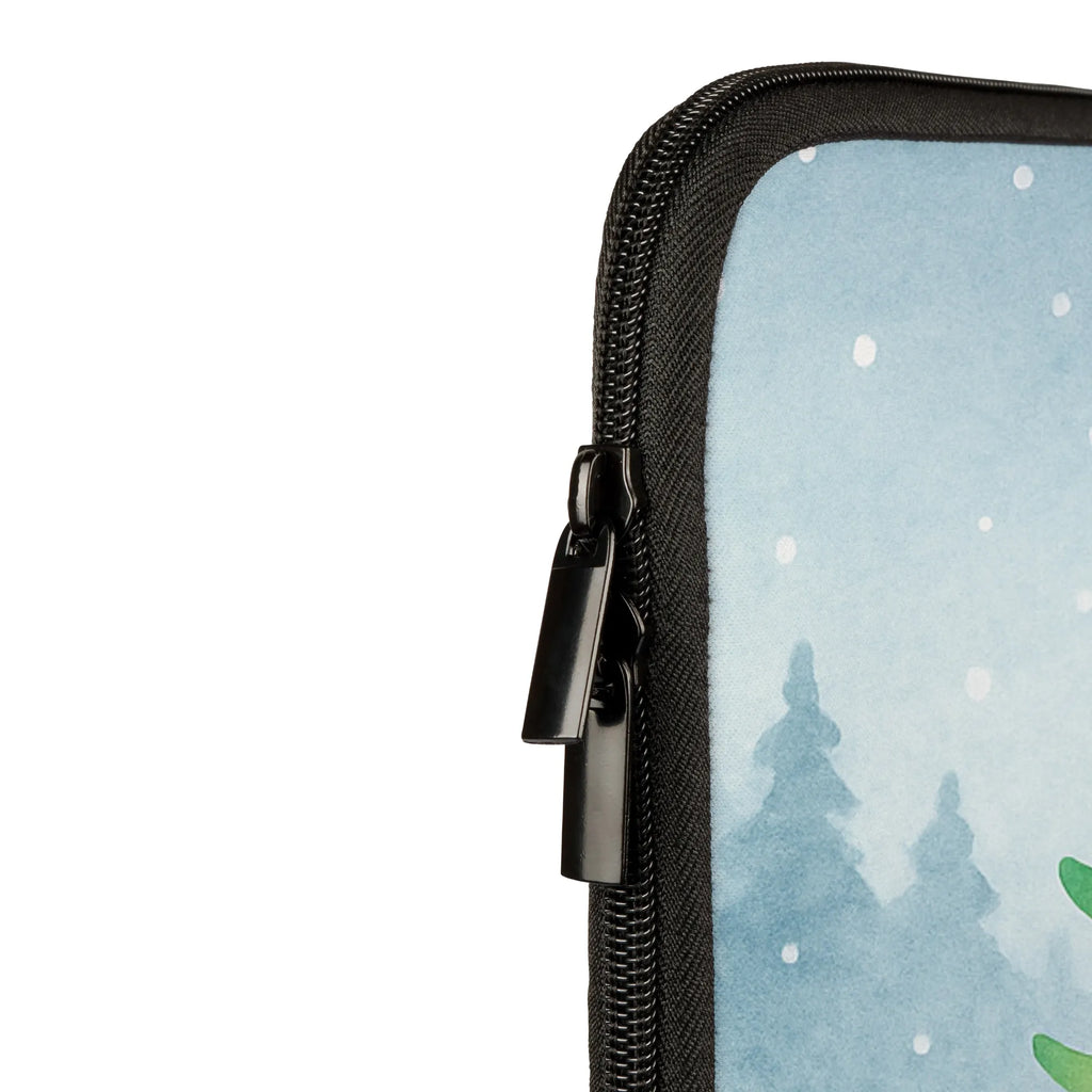 Notebook Tasche Pinguin Weihnachtsbaum Design Notebook-Tasche Mit Schultergurt, Notebook-Tasche Business, Notebook-Tasche Mit Organizer, Notebook-Tasche Studenten, Notebook-Tasche Für Damen, Laptop-Umhängetasche, Notebook-Sleeve, Notebook-Tasche Für 17 Zoll, Notebook-Tasche Mit Zubehörfach, Laptop-Rucksack, Notebook-Tasche Für Herren, Notebook-Tasche Vintage, Notebook-Tasche Aus Nylon, Notebook-Tasche Für 15 Zoll, Notebook-Tasche Mit Tragegriff, ChatGPT:<br />Notebooktasche, Notebook-Rucksack, Notebook-Tasche Ergonomisch, Notebook-Tasche Aus Leder, Notebook-Tasche Büro, Notebook-Tasche Leicht, Laptophülle, Notebook-Tasche Wasserfest, Notebookhülle, Laptop-Case, Notebook-Tasche Klassisch, Notebook-Tasche Robust, Laptoptasche, Notebook-Tasche Rucksackstil, Laptop-Hülle, Notebook-Tasche Minimalistisch, Notebook-Tasche Mit Reißverschluss, Laptop-Sleeve, Notebook-Tasche Aus Canvas, Notebook-Querträger, Notebook-Umhängetasche, Notebook-Tasche Modern, Notebook-Aktentasche, Notebook-Tasche Slim, Notebook-Case, Laptop-Aktentasche, Notebook-Tasche Casual, Laptop-Messenger-Bag, Notebook-Tasche Aus Neopren, Notebook-Tasche Gepolstert, Notebook-Tasche Reisegeeignet, Notebook-Tasche Für 13 Zoll, Winter, Weihnachten, Weihnachtsdeko, Nikolaus, Advent, Heiligabend, Wintermotiv, Pinguin